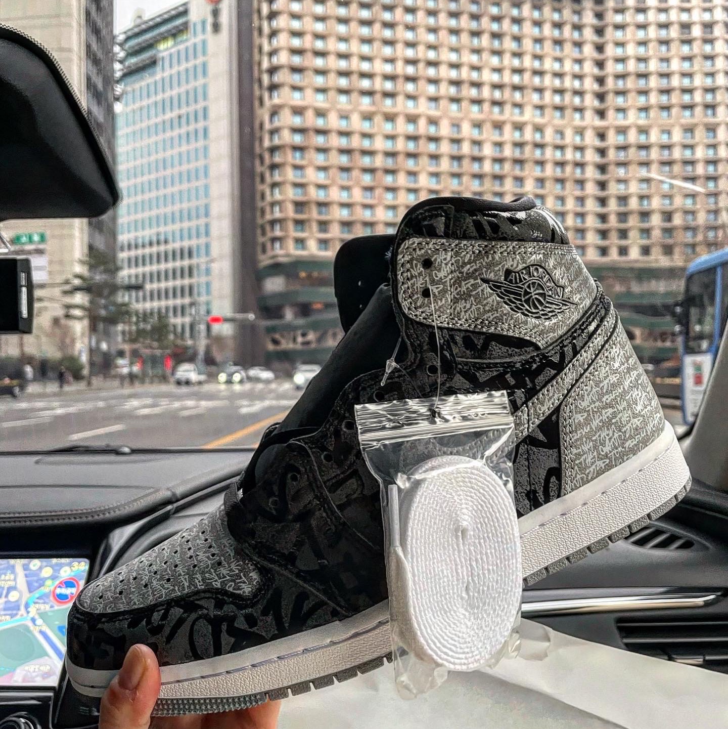 Jordan 1 Retro High OG Rebellionaire 착용 스타일