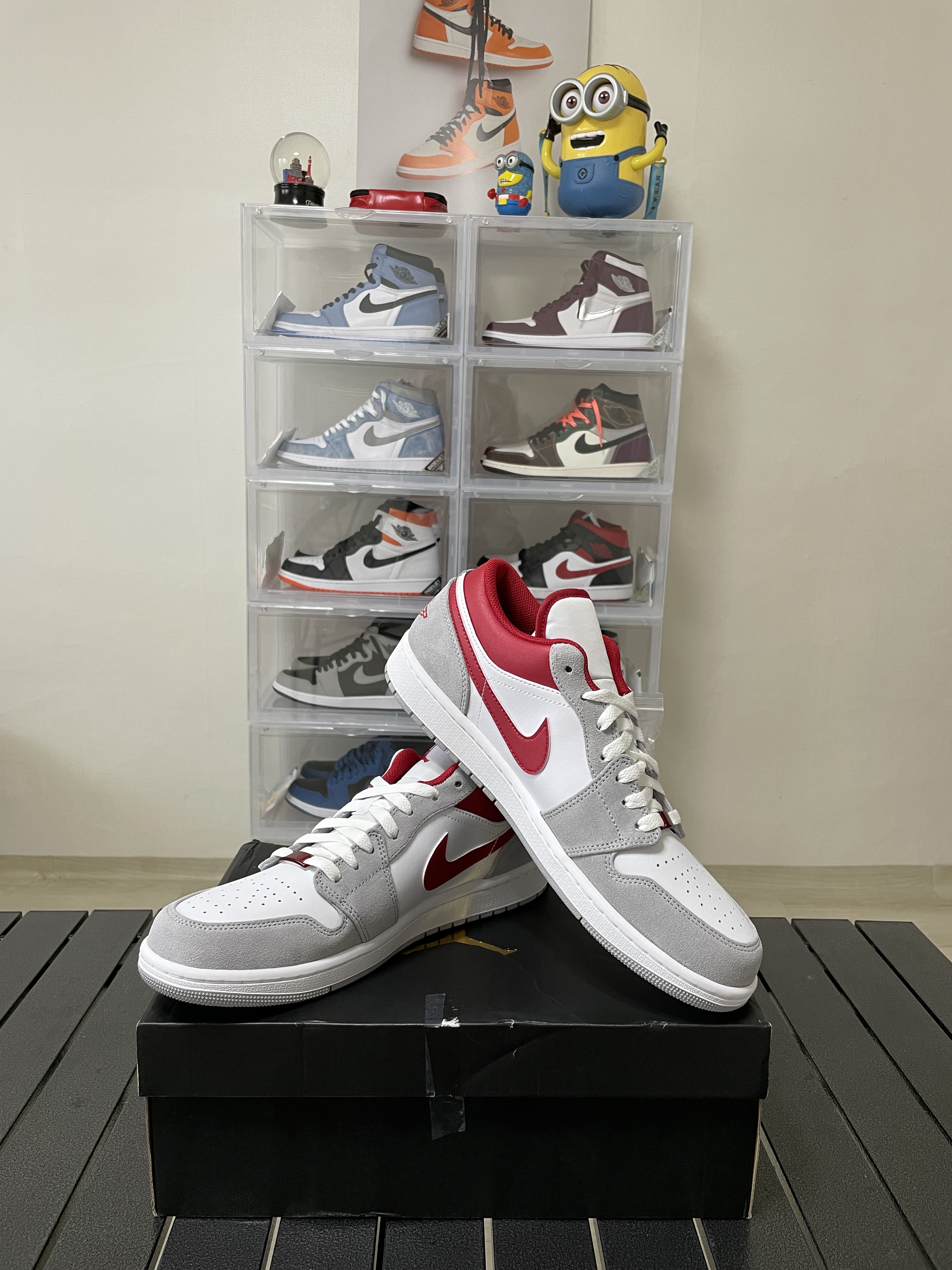 Jordan 1 Low SE Light Smoke Grey Gym Red 착용 스타일