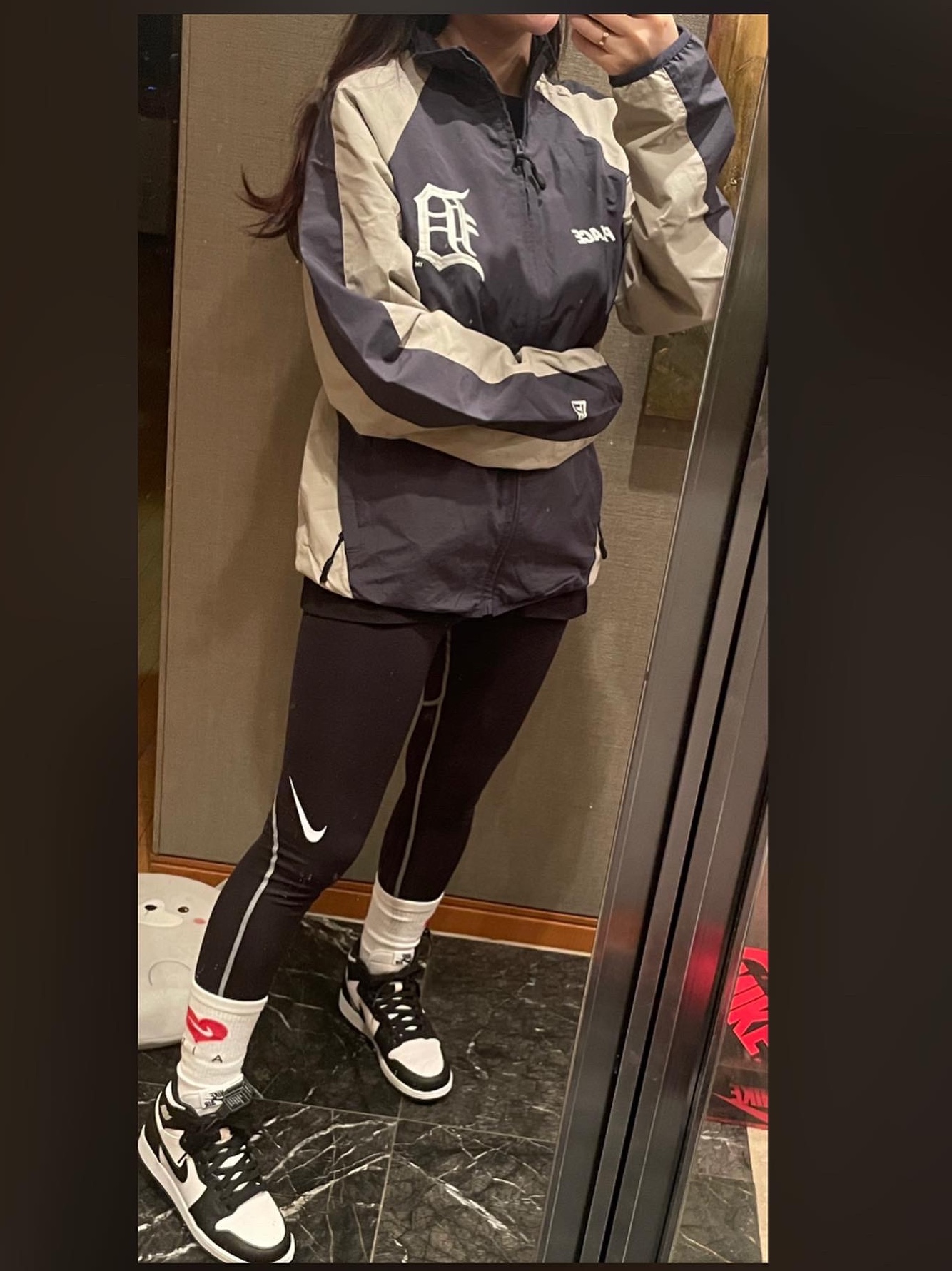 Palace x Detroit Tigers New Era Track Top Navy Grey - 22SS, Jordan 1 Retro High OG Black White 2014 착용 스타일 - 1