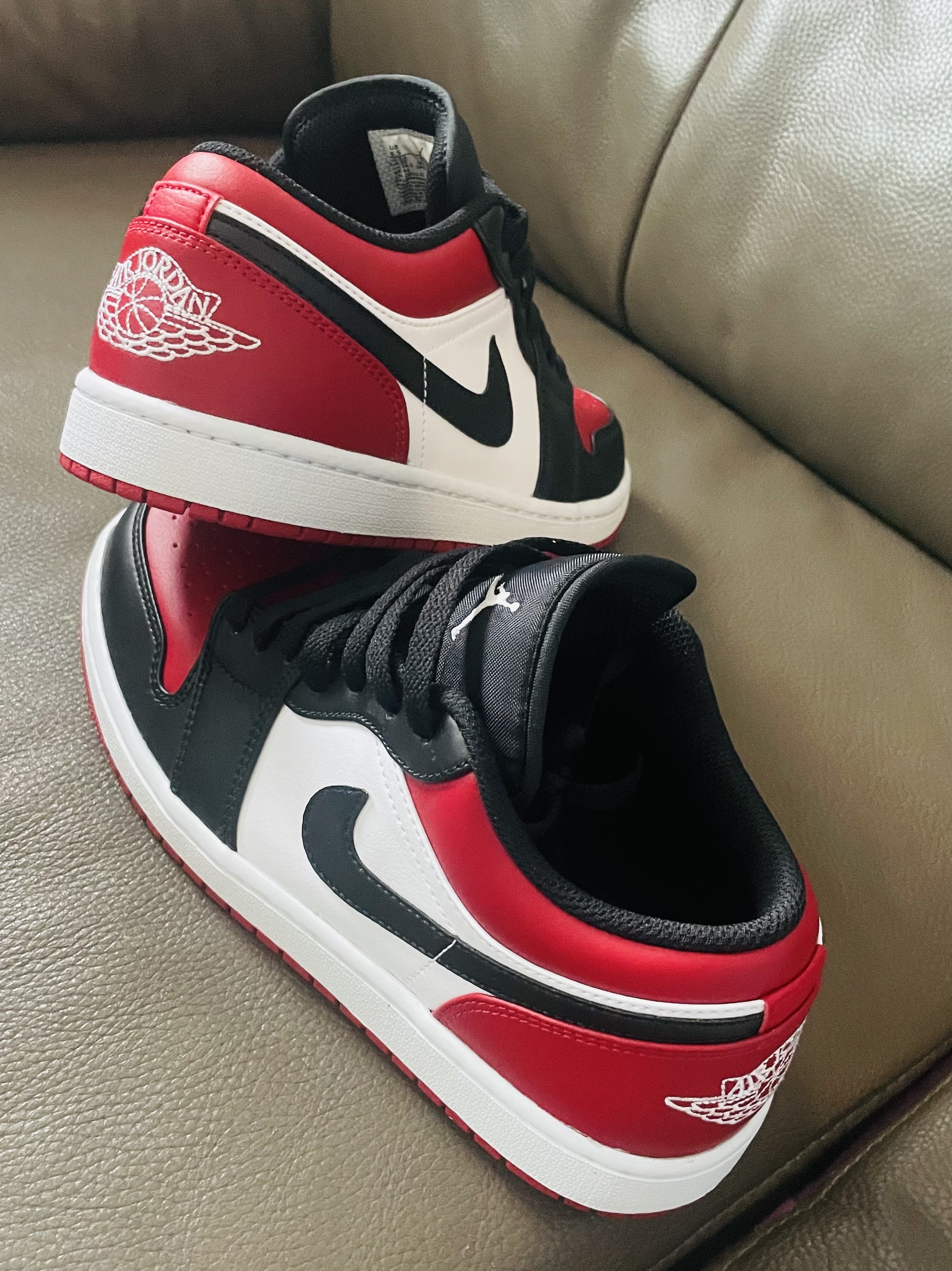 Jordan 1 Low Bred Toe 착용 스타일 - 2