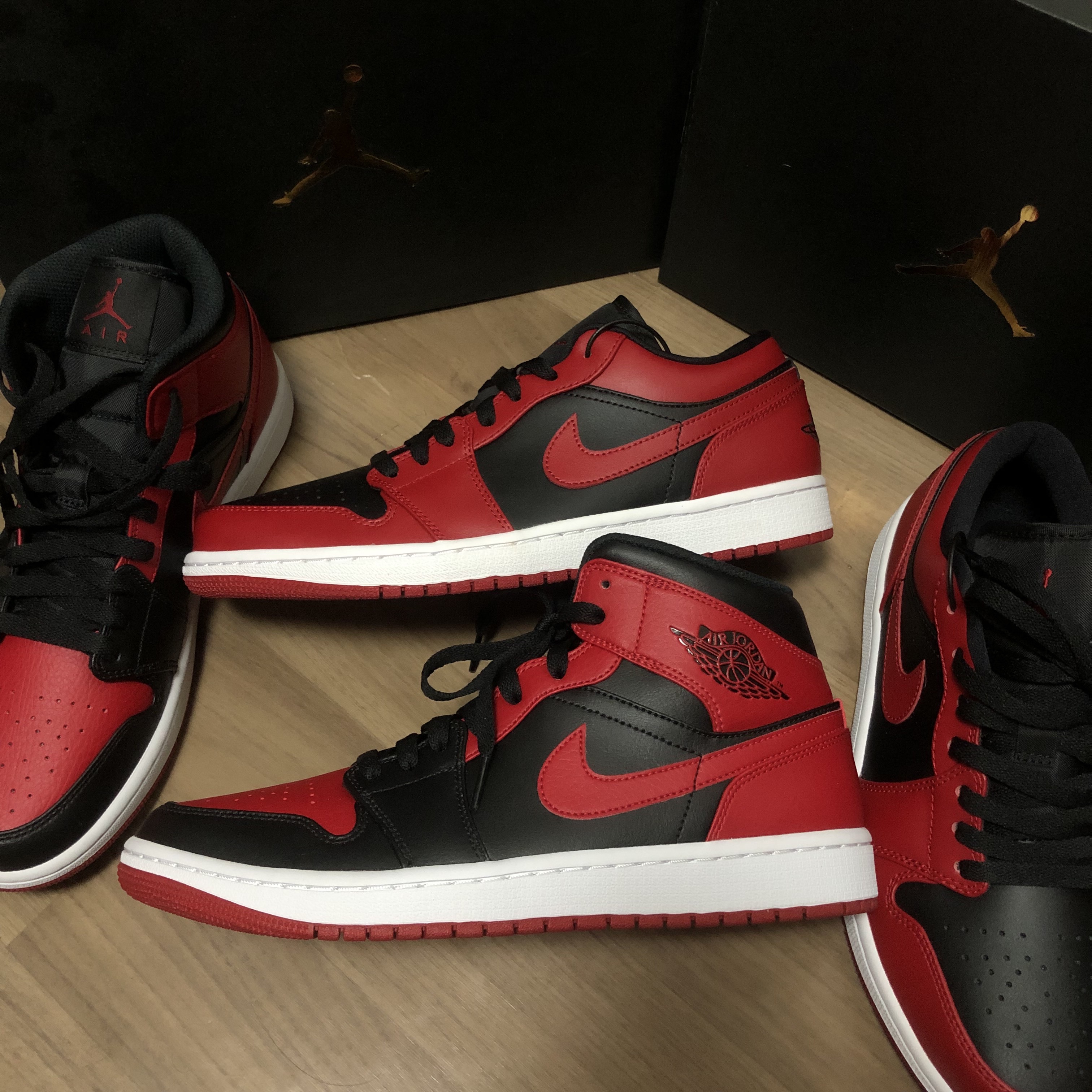 Jordan 1 Low Bred Toe, Jordan 1 Mid Bred Banned 2020 착용 스타일 - 1