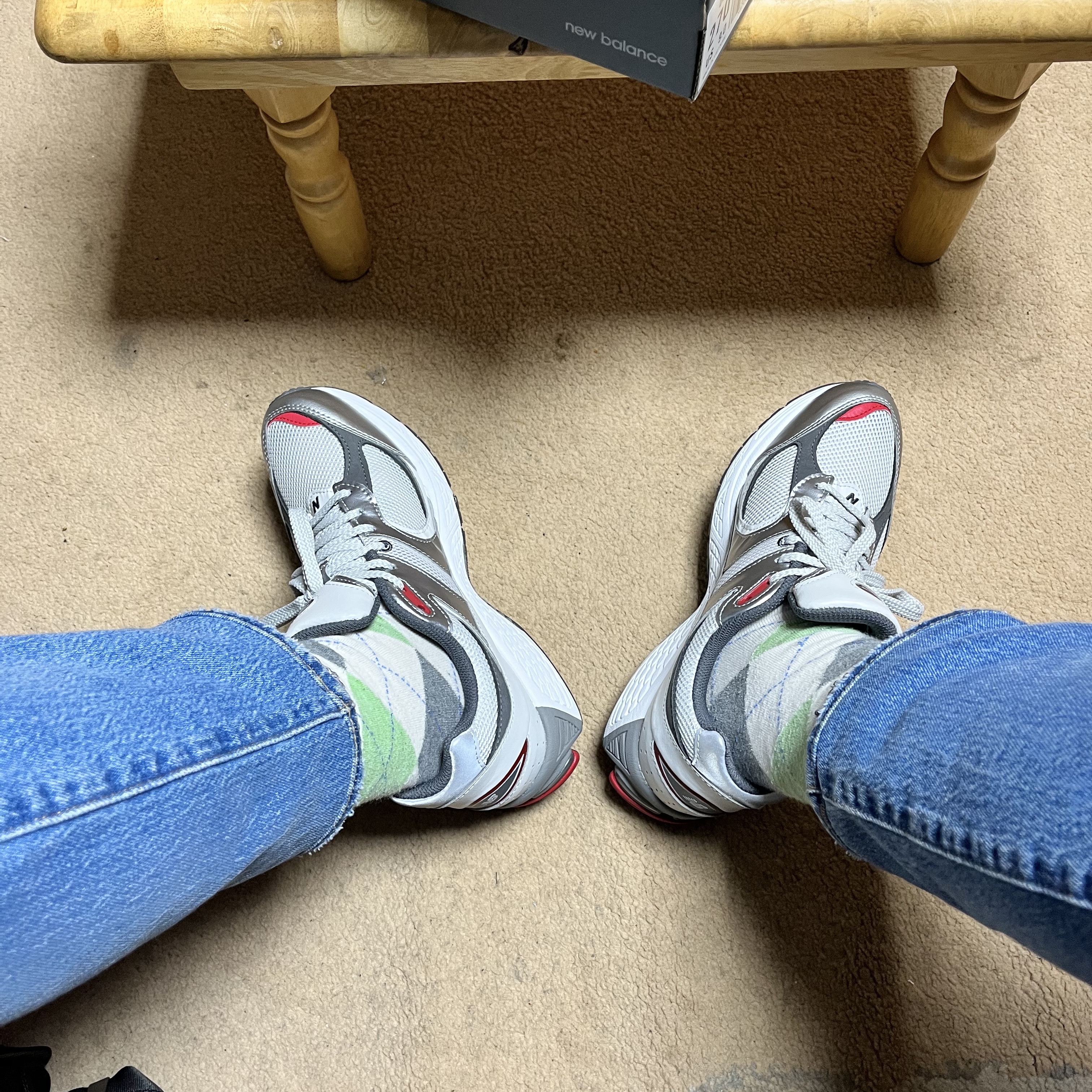 New Balance 2002R Silver Metallic 착용 스타일 - 4