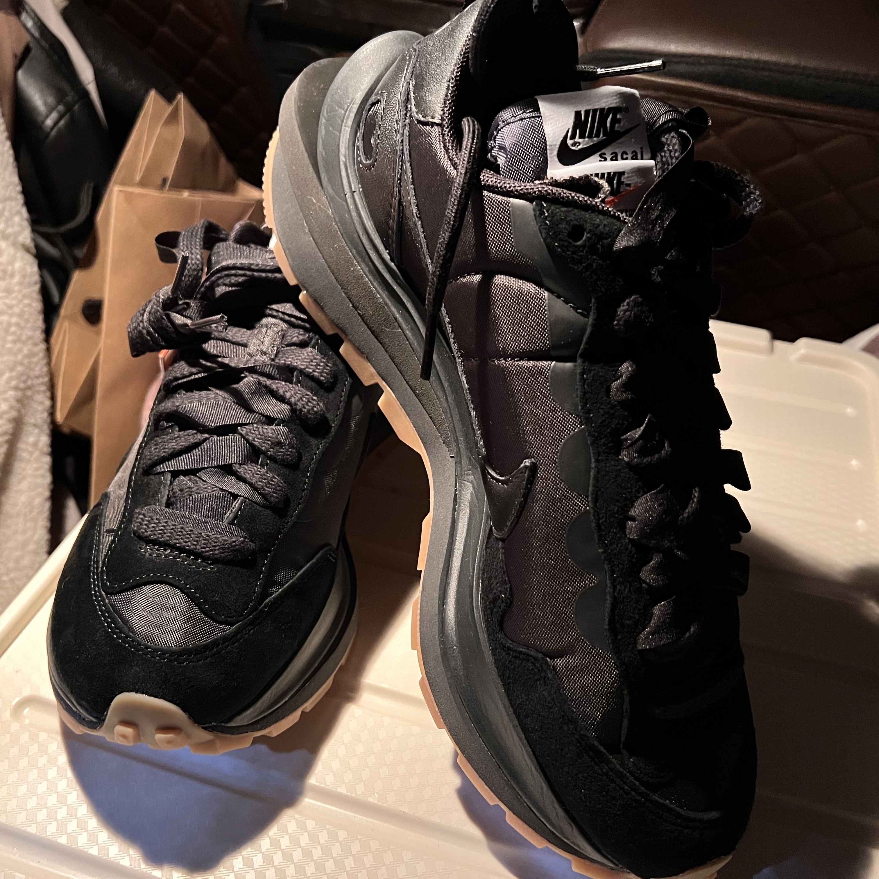 Nike x Sacai VaporWaffle Black and Gum 착용 스타일