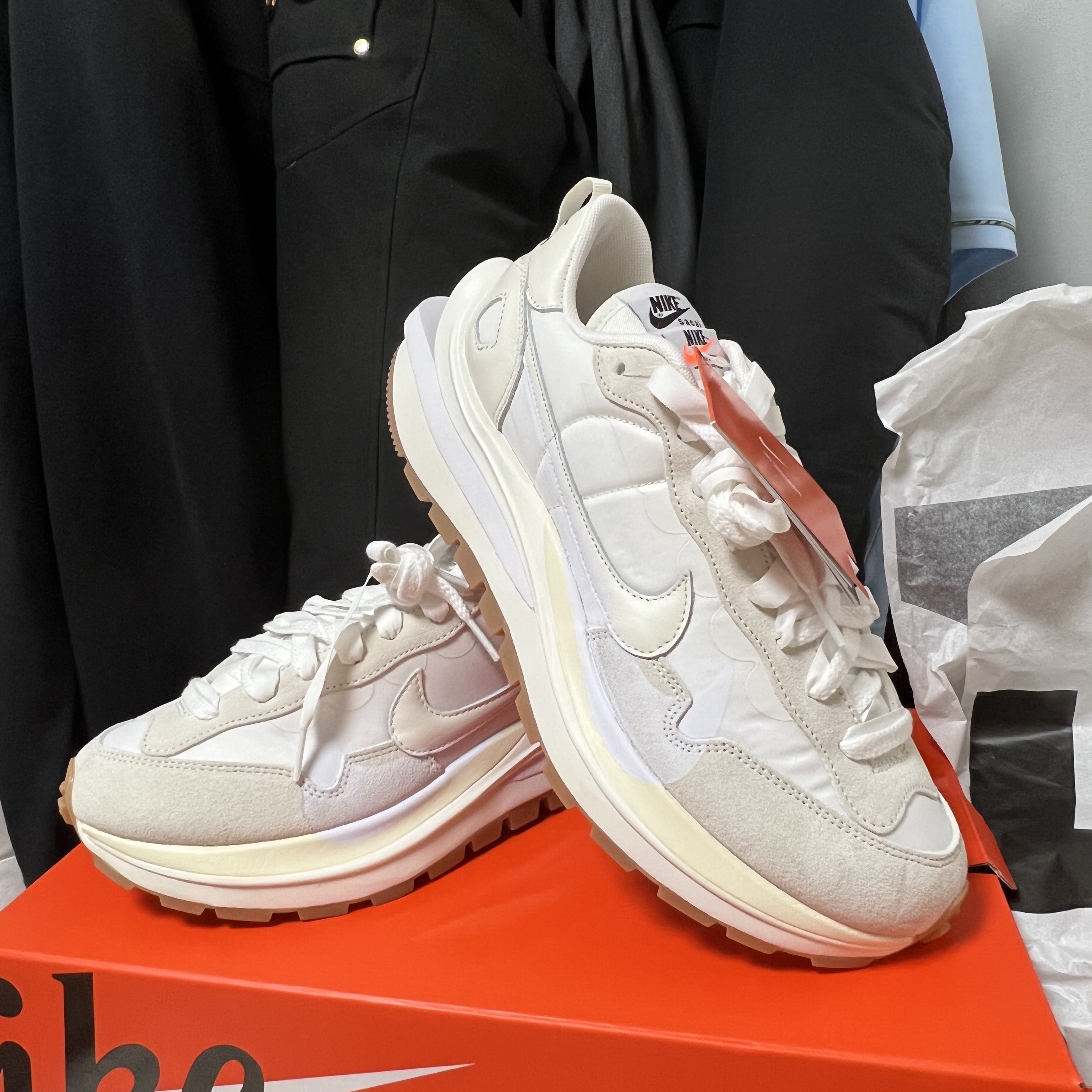 Nike x Sacai VaporWaffle White and Gum 착용 스타일