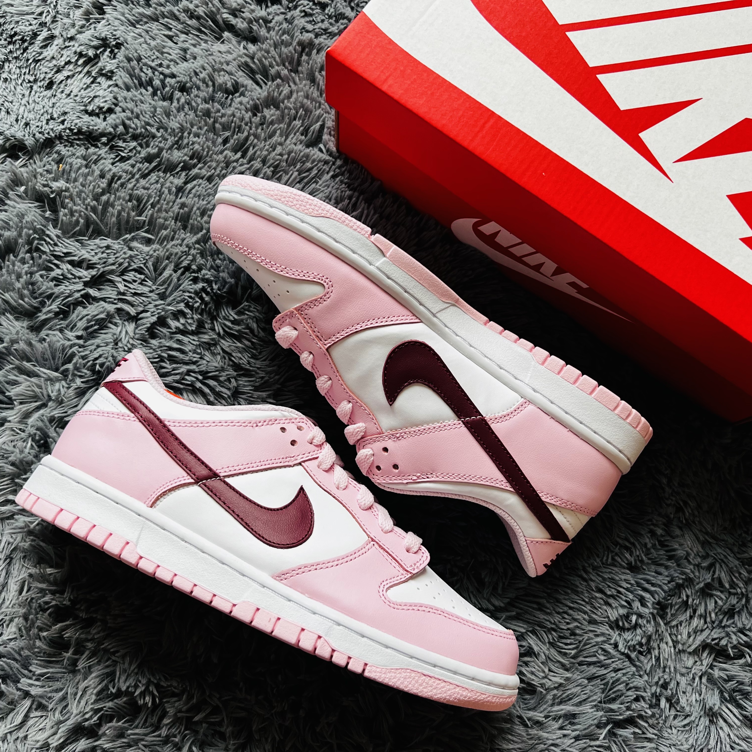 (GS) Nike Dunk Low Pink Foam 착용 스타일 - 2