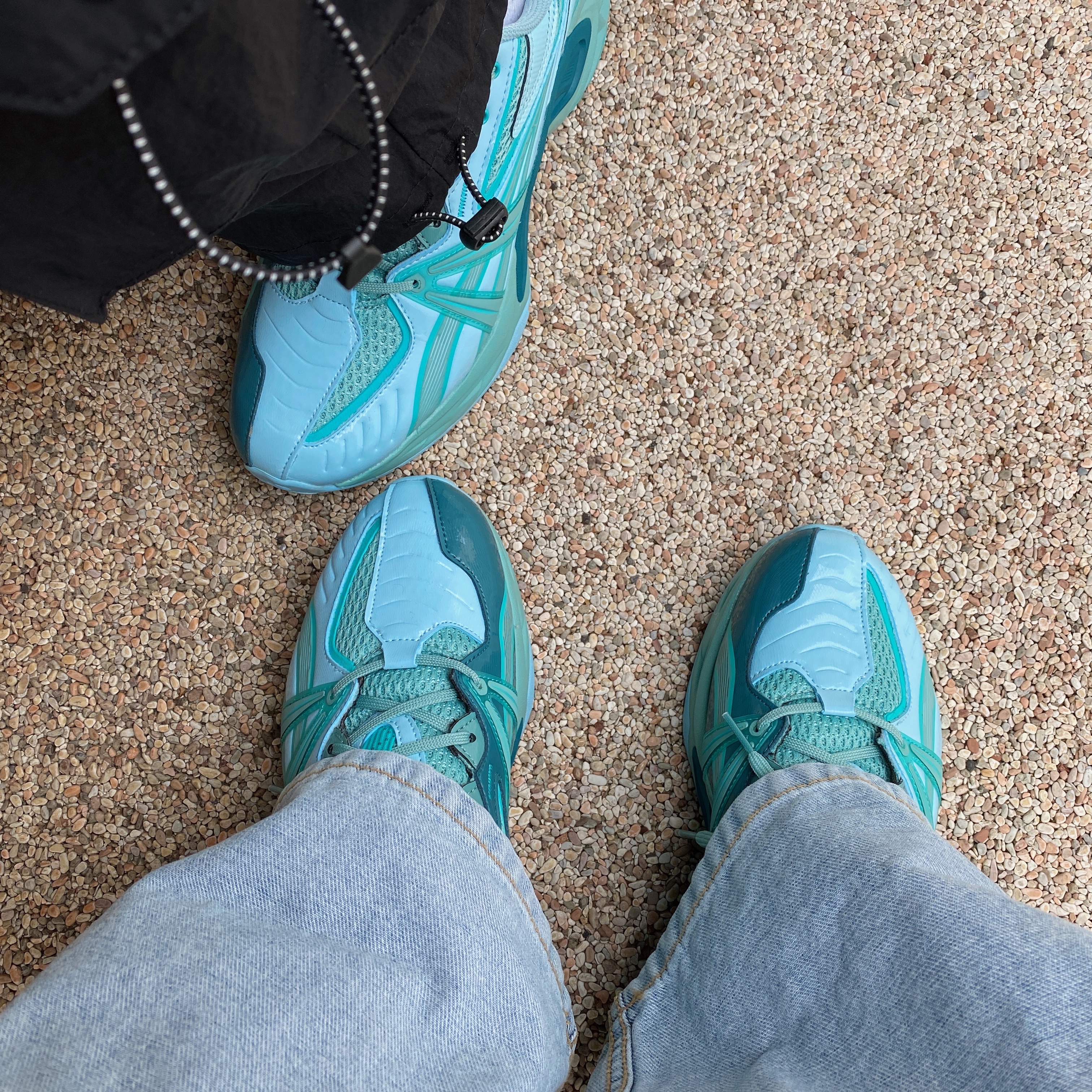 Asics HN2-S Protoblast Shaded Spruce 착용 스타일 - 3