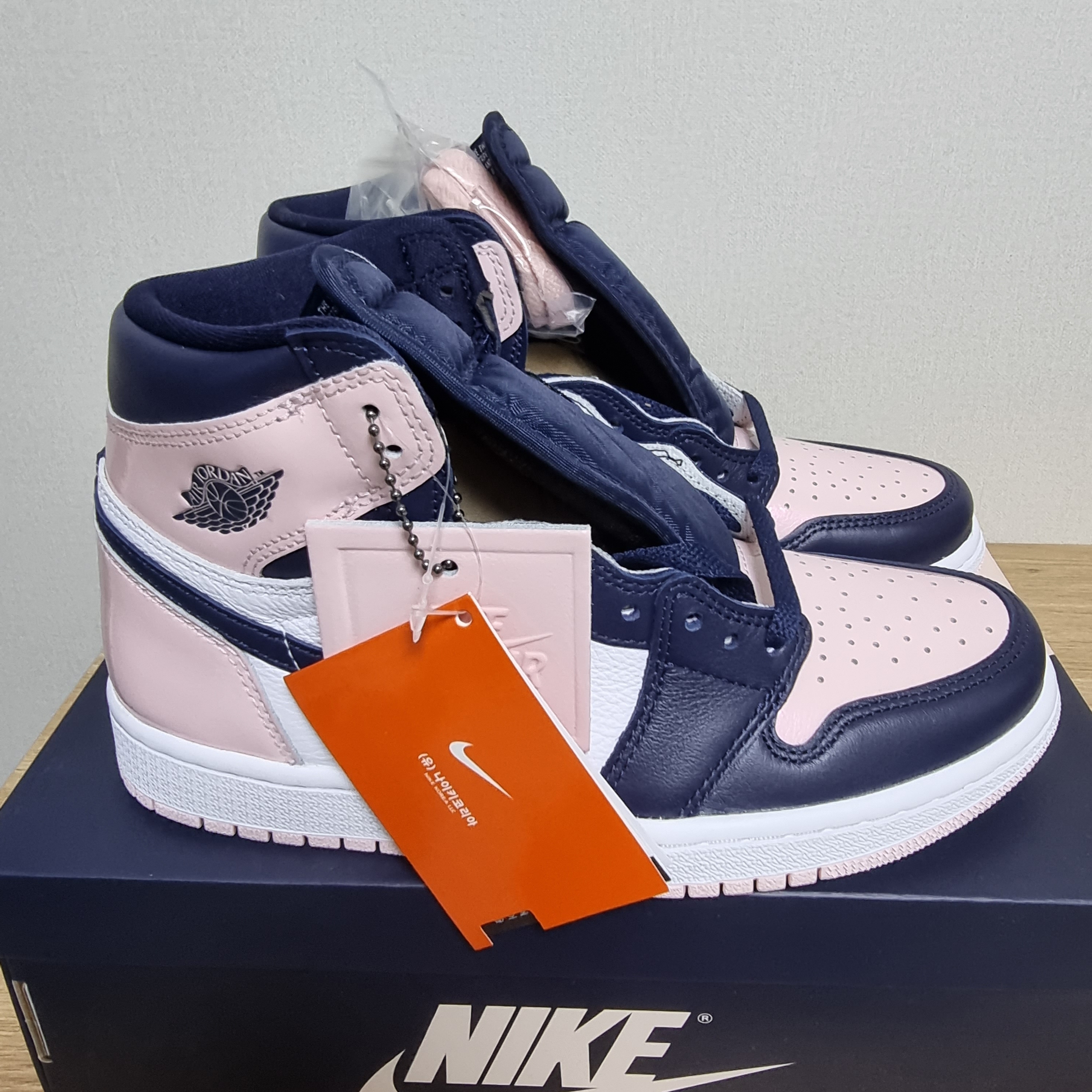 (W) Jordan 1 Retro High OG Atmosphere 착용 스타일 - 2