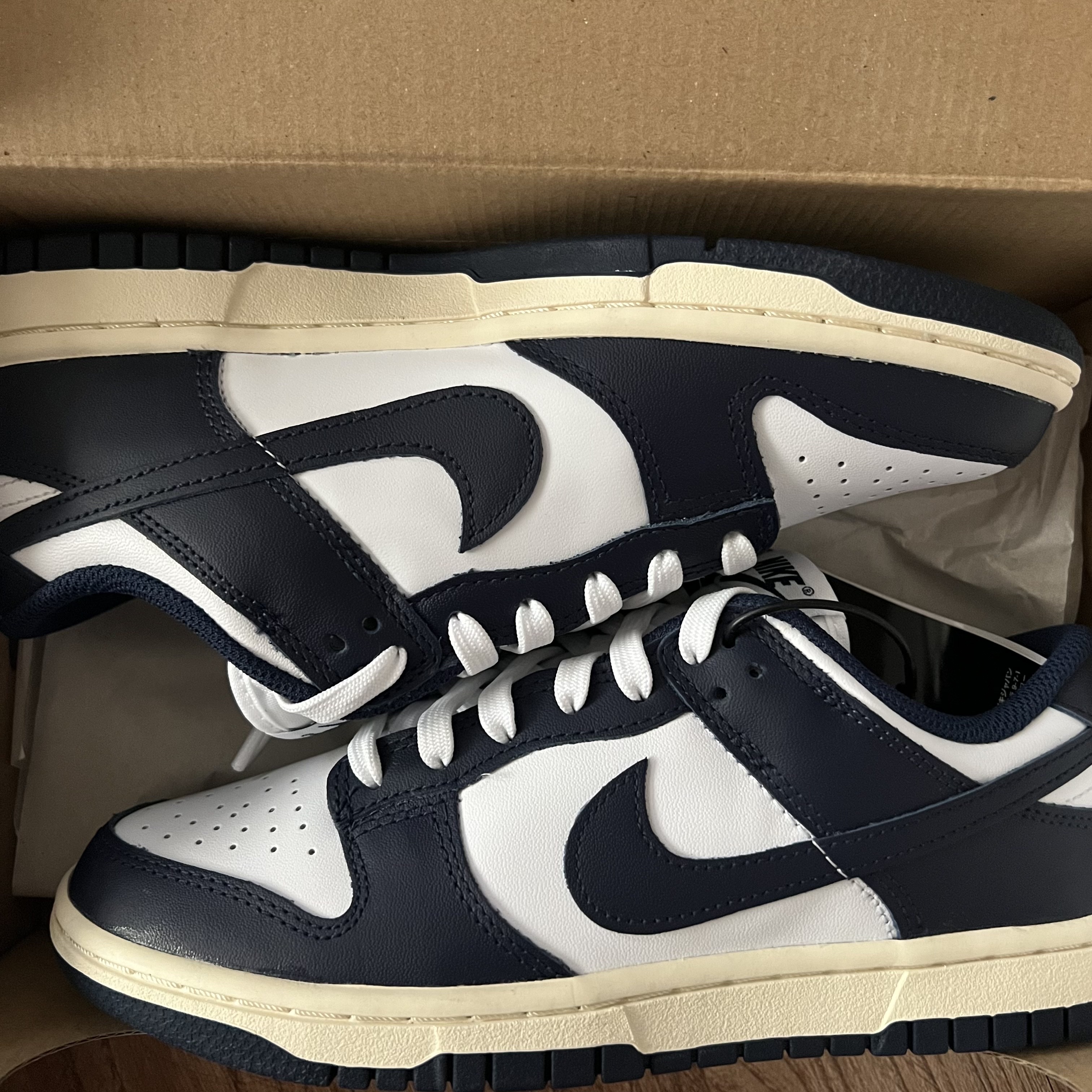 (W) Nike Dunk Low Vintage Midnight Navy 착용 스타일