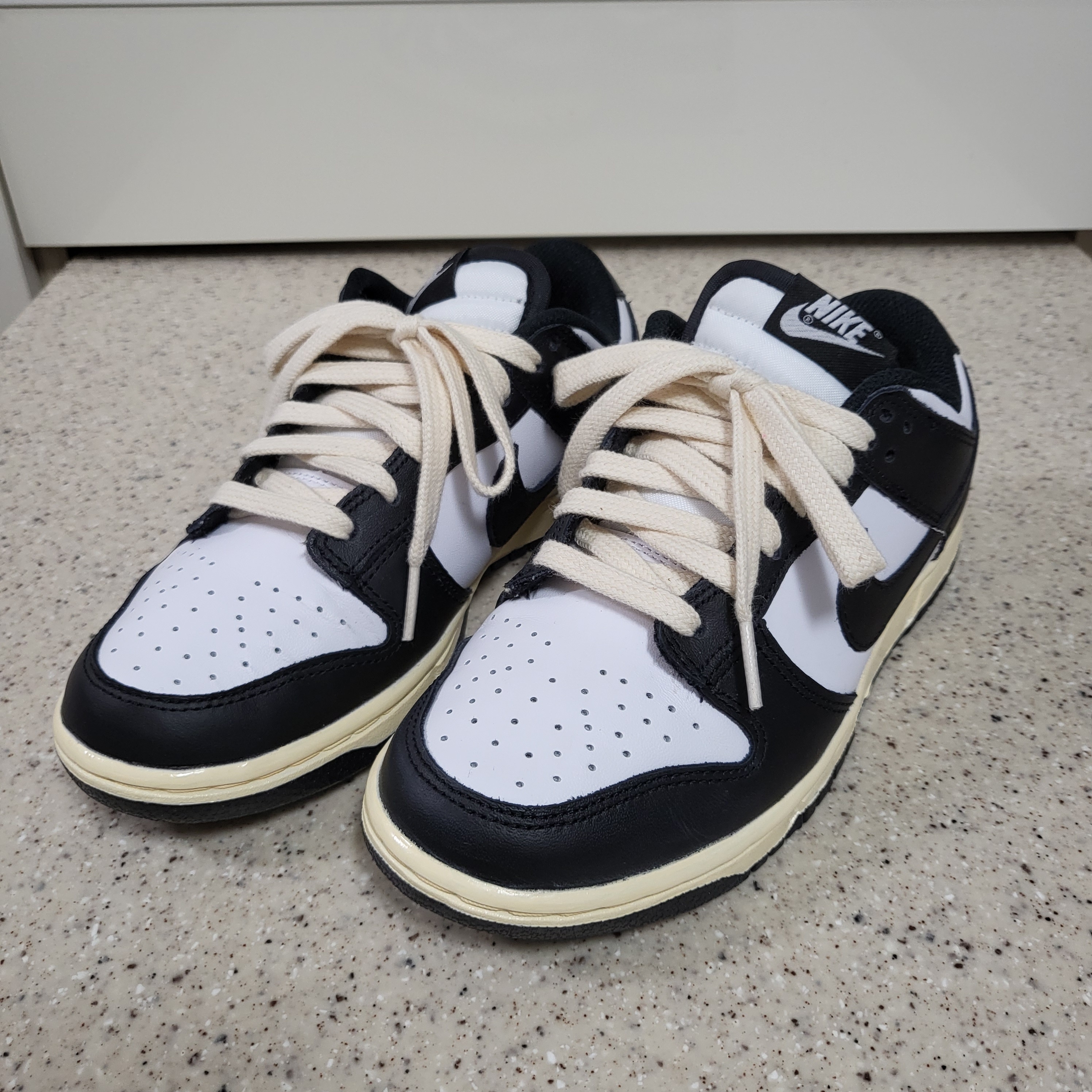 Nike Dunk Low Retro Black 착용 스타일 - 1