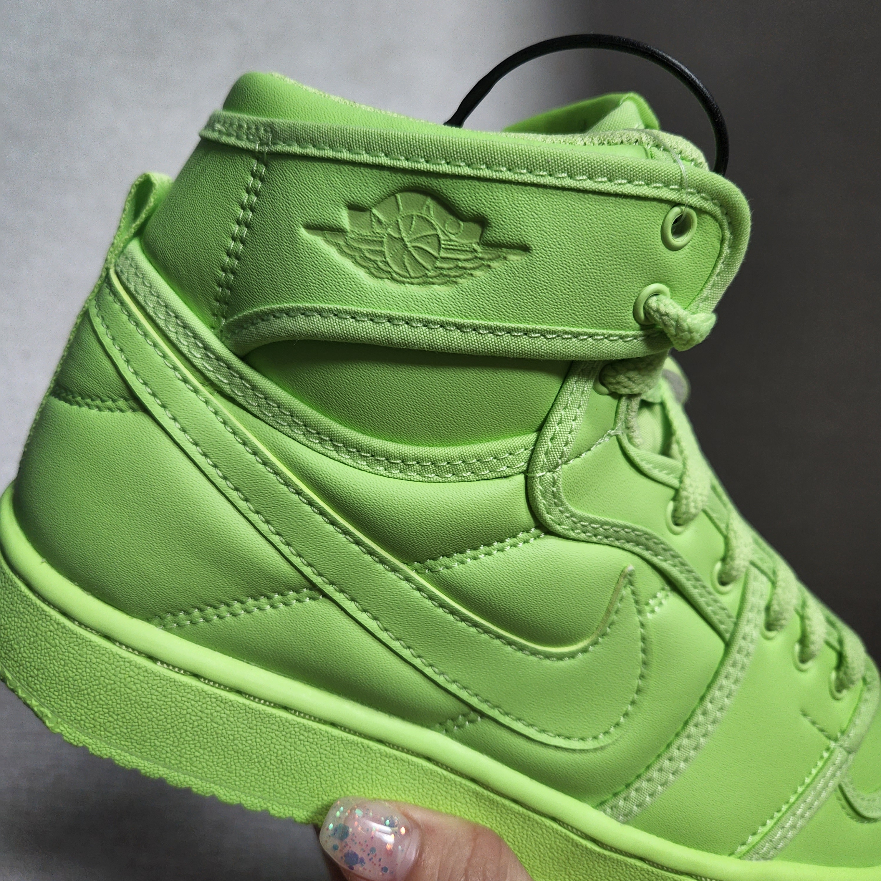 (W) Jordan 1 x Billie Eilish KO SP Lime Green 착용 스타일 - 4