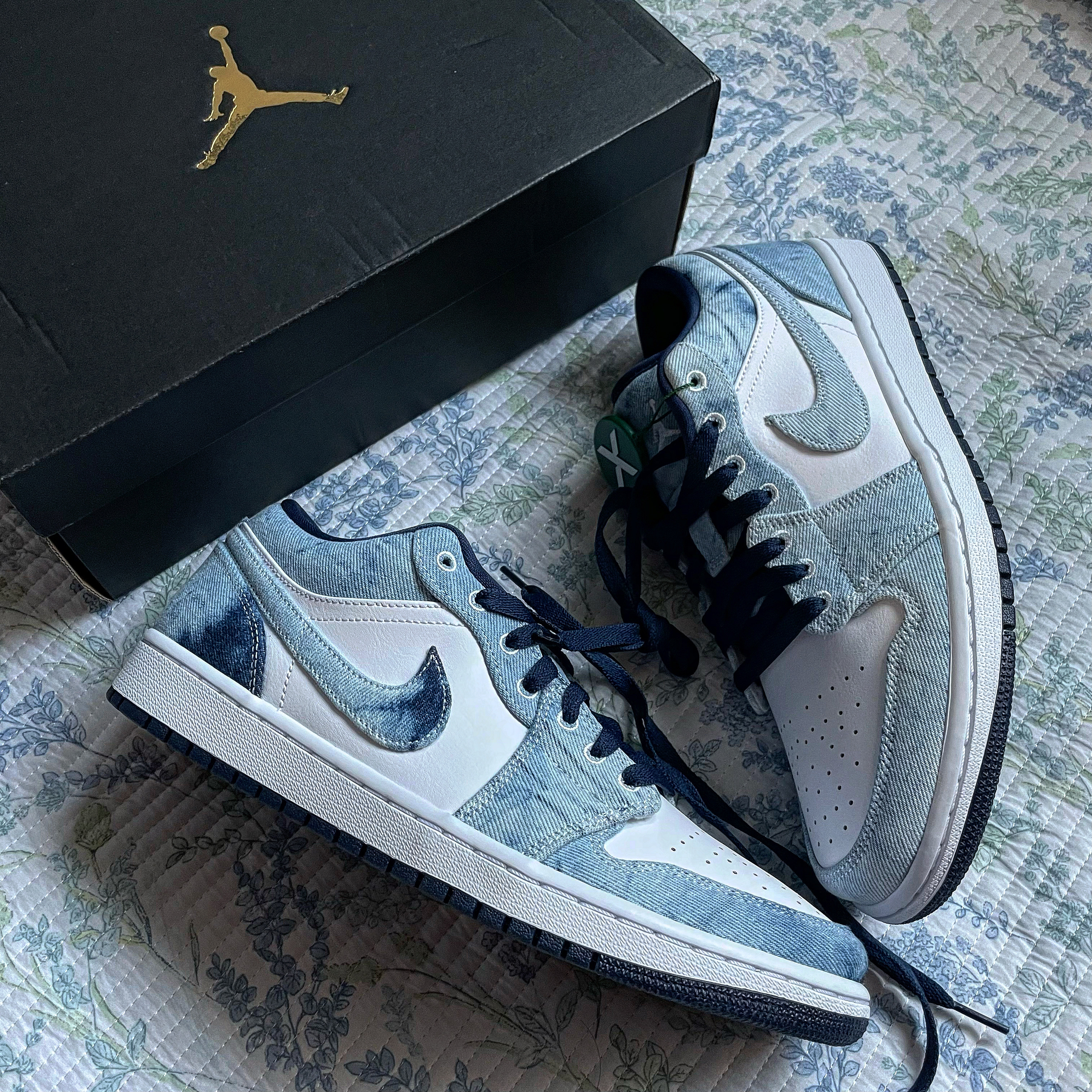 Jordan 1 Low SE Washed Denim 착용 스타일
