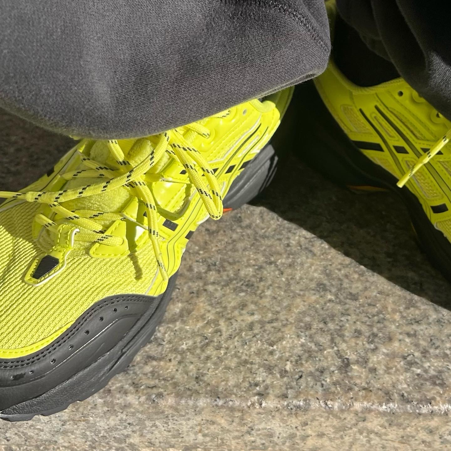 Asics x IAB Studio Gel-1090 Lime 착용 스타일 - 1