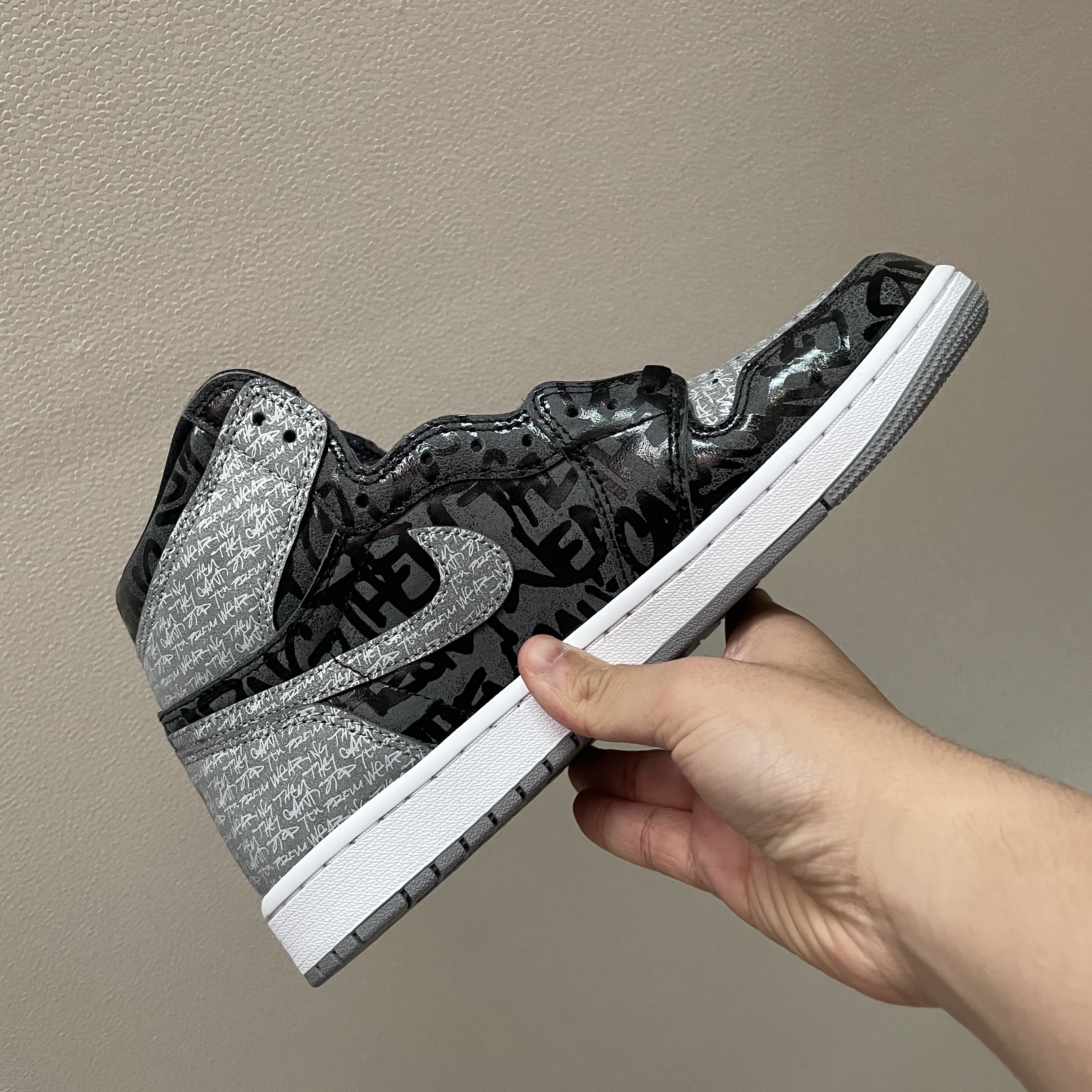 Jordan 1 Retro High OG Rebellionaire 착용 스타일