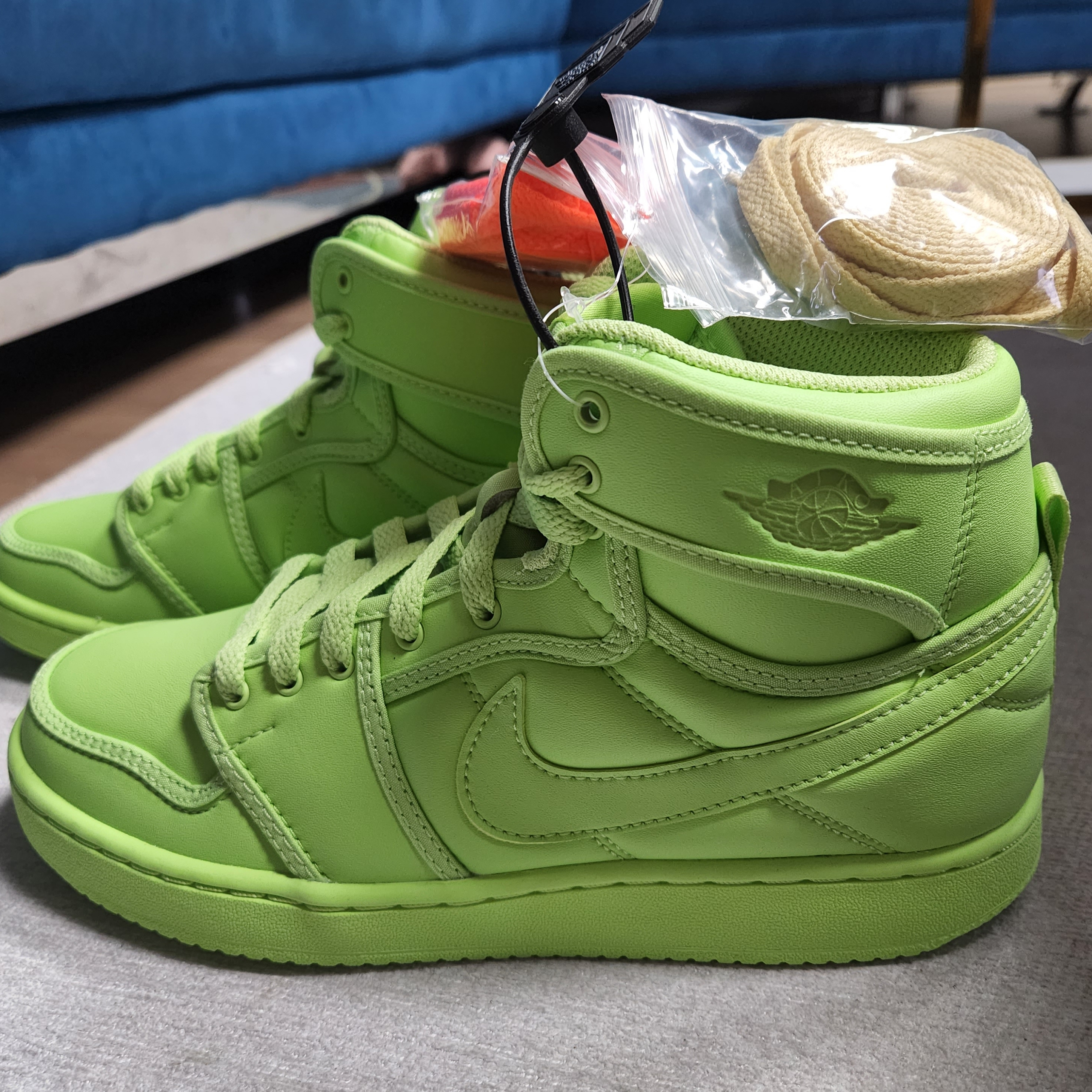 (W) Jordan 1 x Billie Eilish KO SP Lime Green 착용 스타일 - 3