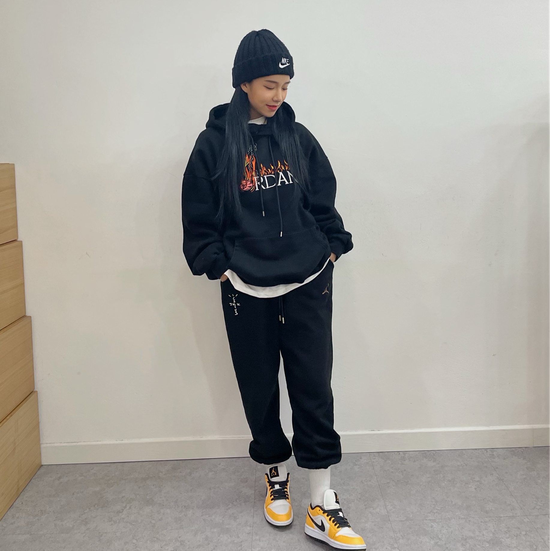 (W) Jordan 1 Low SE Laser Orange 착용 스타일