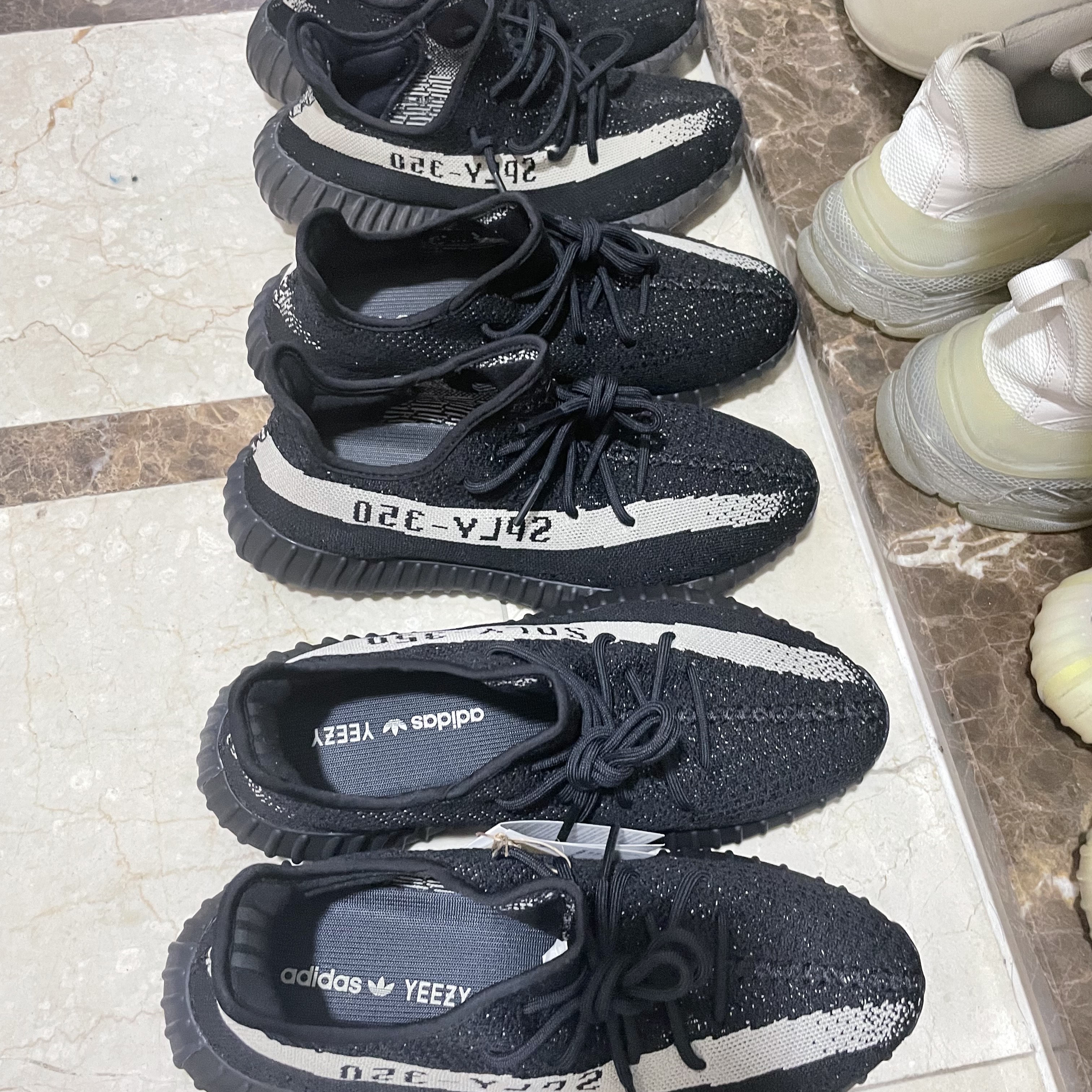 Adidas Yeezy Boost 350 V2 Core Black White 2022, Adidas Yeezy Boost 350 V2 Core Black White 2016 착용 스타일
