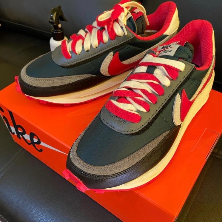 Nike x Sacai x Undercover LDWaffle Midnight Spruce University Red 착용 스타일 - 2