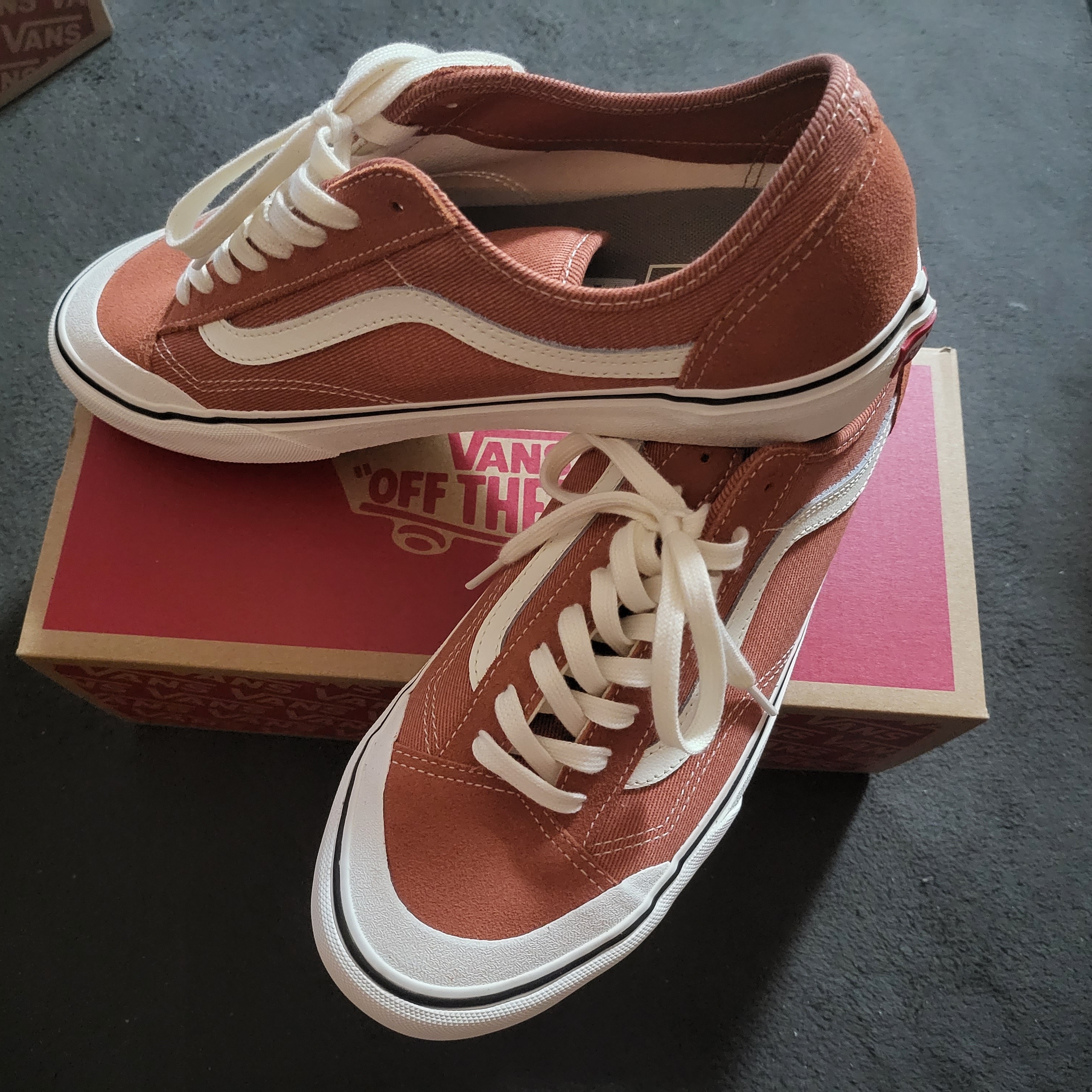 Vans Style 36 Decon SF Marshmallow White 착용 스타일 - 3