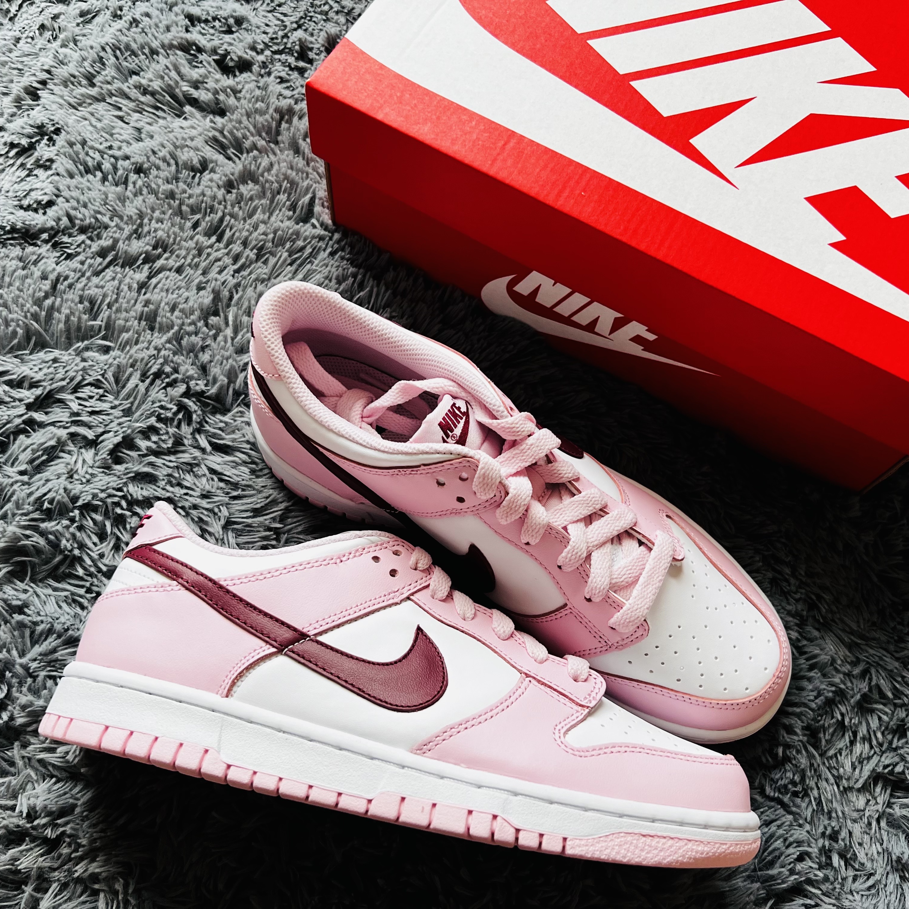 (GS) Nike Dunk Low Pink Foam 착용 스타일 - 3