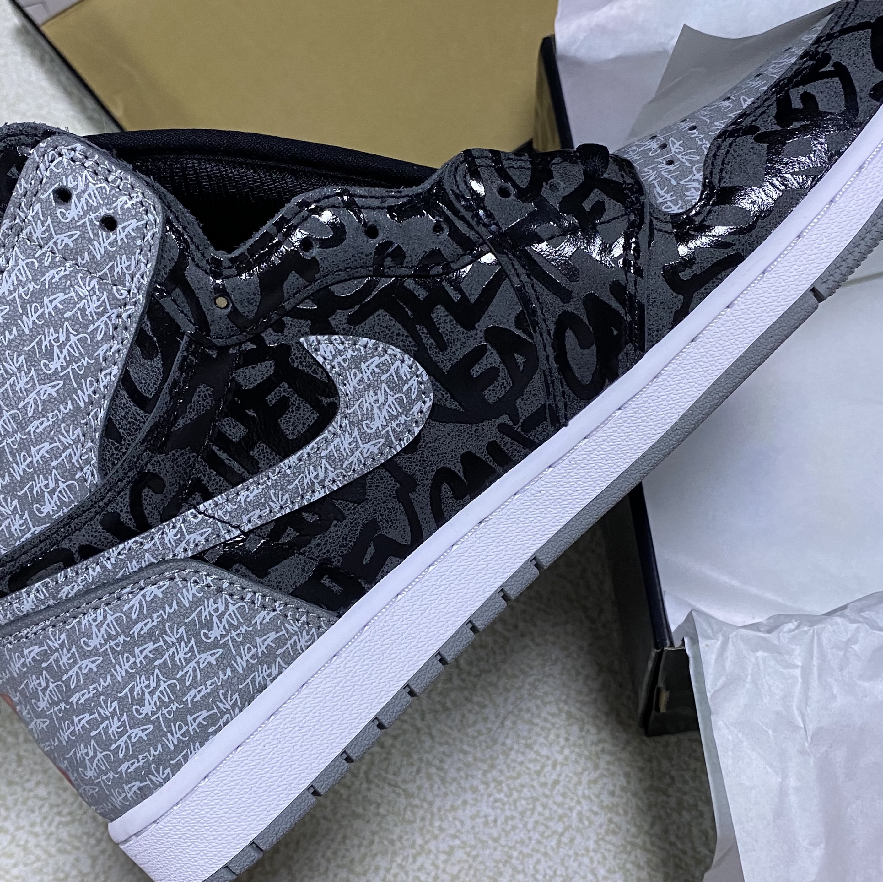 Jordan 1 Retro High OG Rebellionaire 착용 스타일 - 2