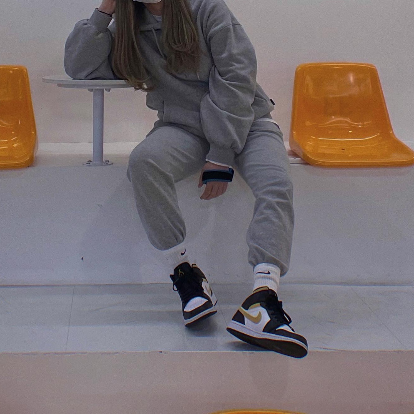 Jordan 1 Mid Pollen 착용 스타일 - 3