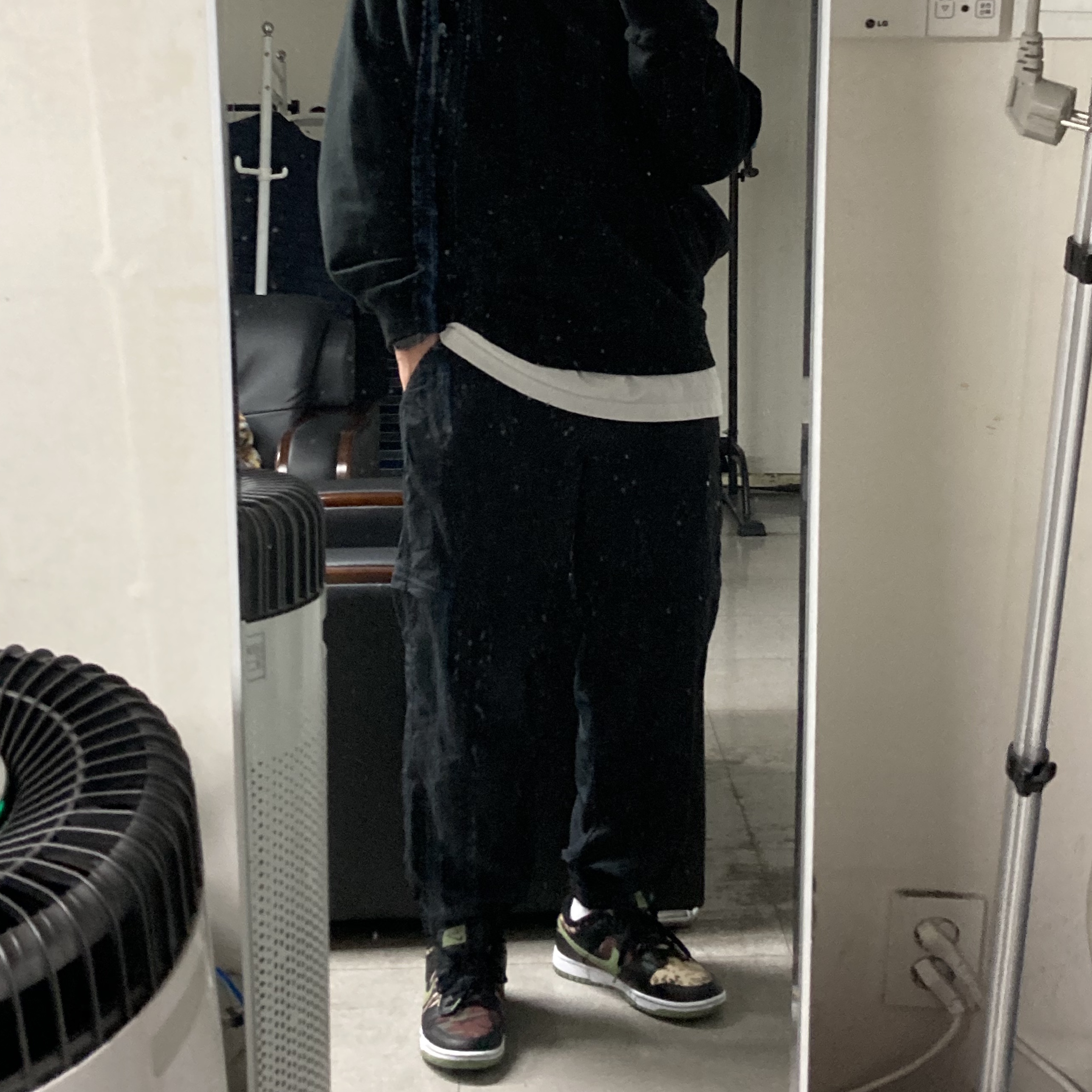 Nike Dunk Low SE Black Multi Camo 착용 스타일 - 1