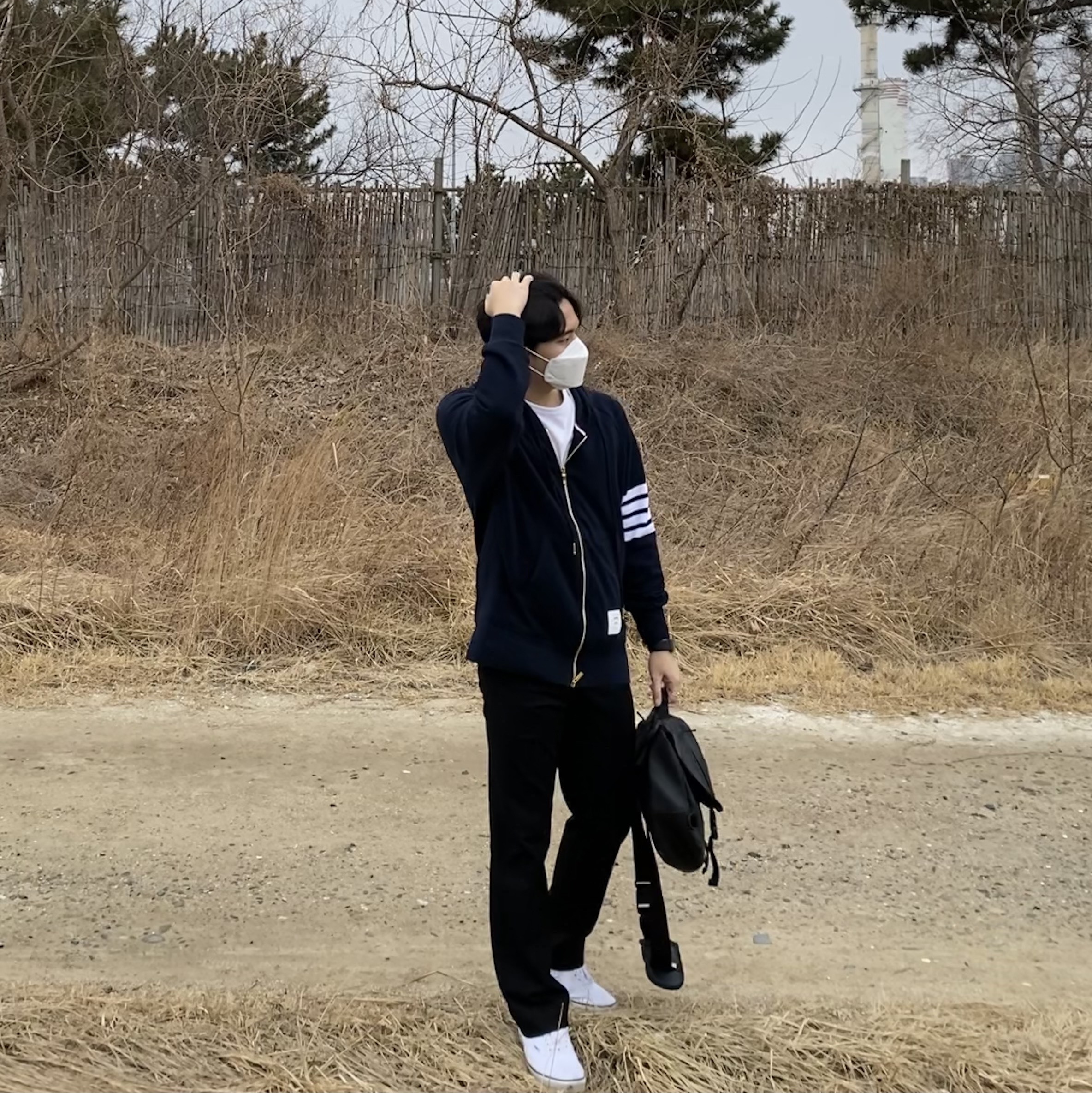 Thom Browne Engineered 4-Bar Zip Hoodie Navy, Nike x Stussy WT T-Shirt White - US/EU 착용 스타일