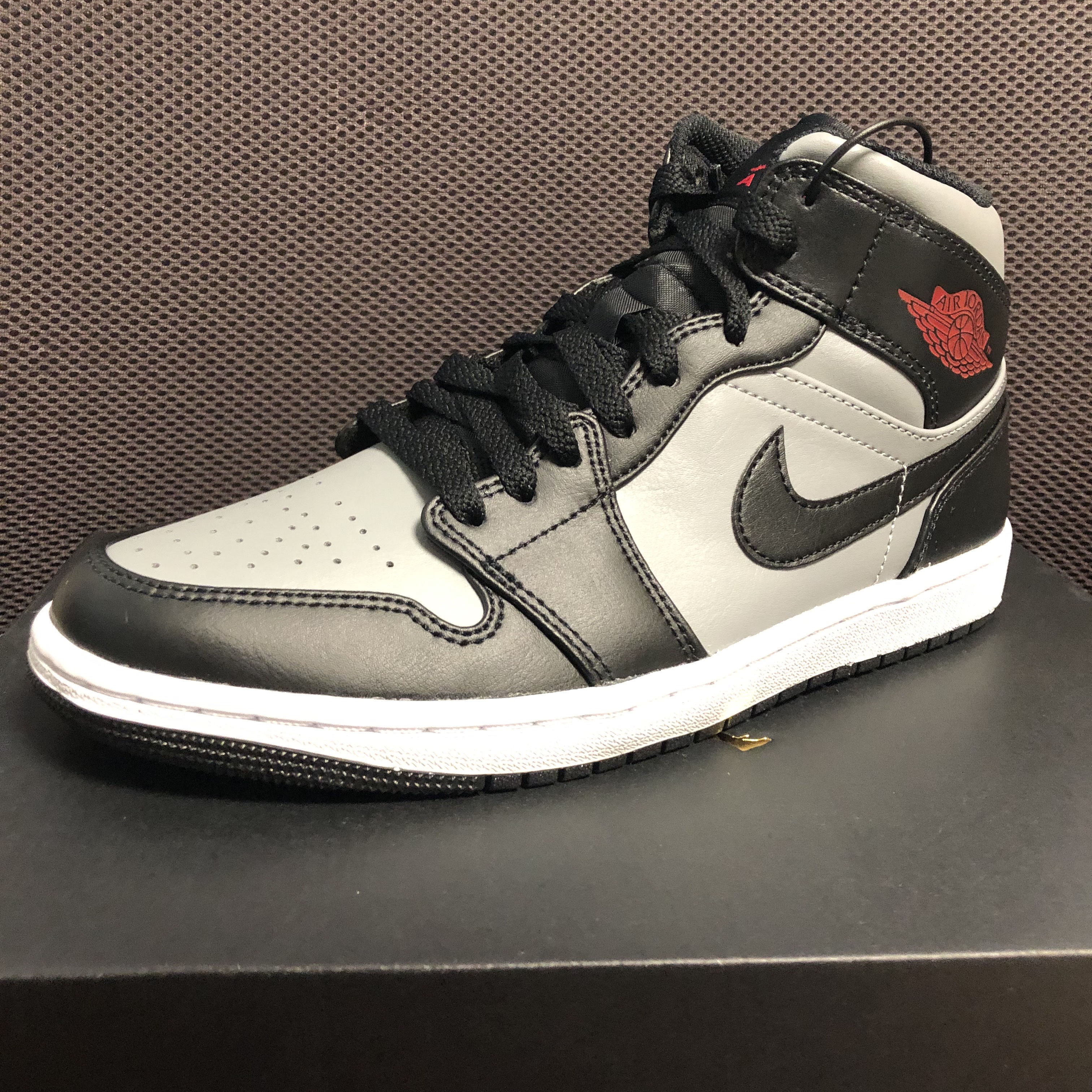 Jordan 1 Mid Shadow 착용 스타일