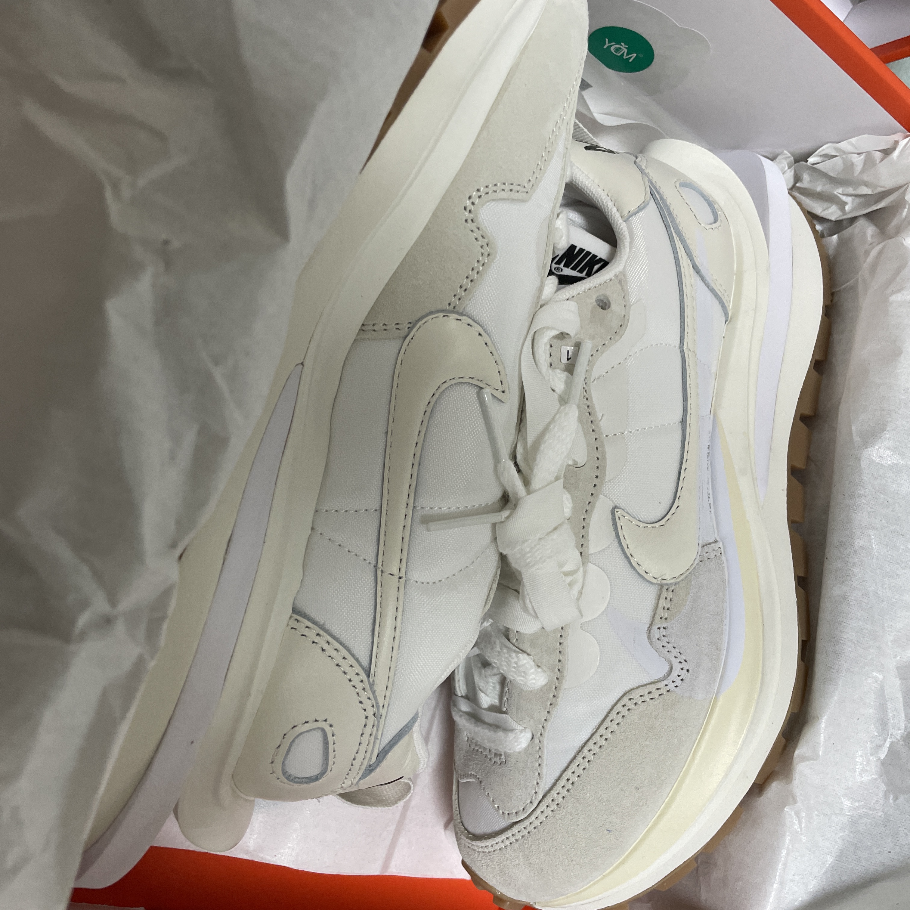 Nike x Sacai VaporWaffle White and Gum 착용 스타일