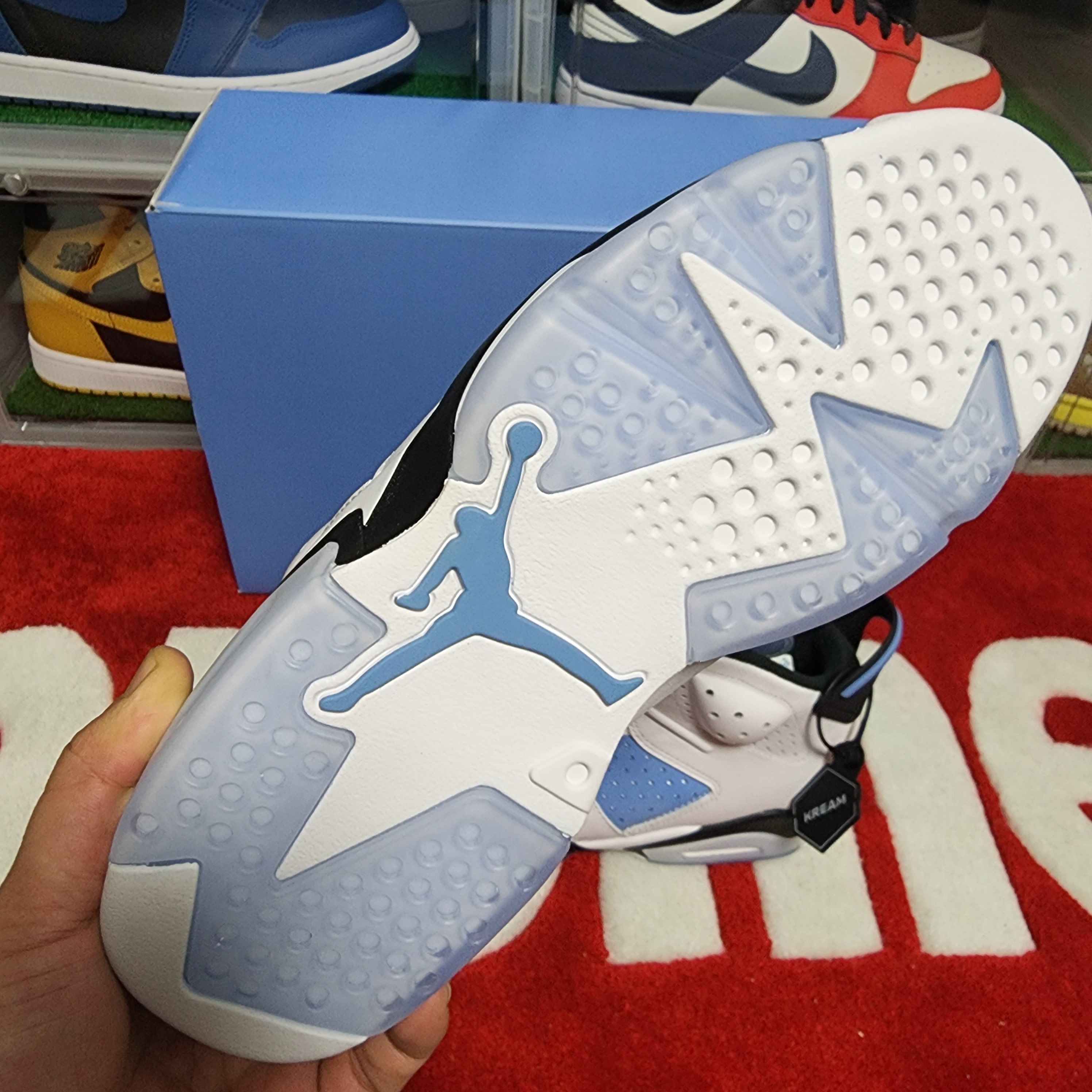 Jordan 6 Retro University Blue 착용 스타일 - 1