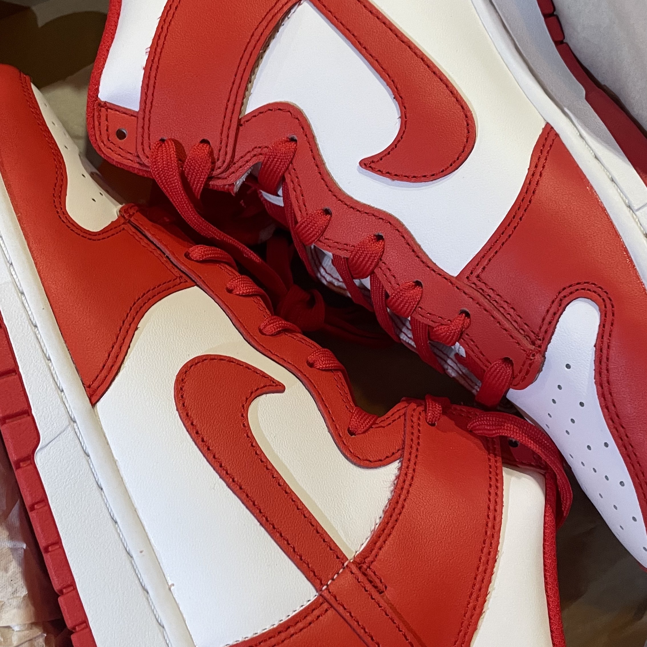 Nike Dunk High Retro Championship White and Red 착용 스타일 - 2