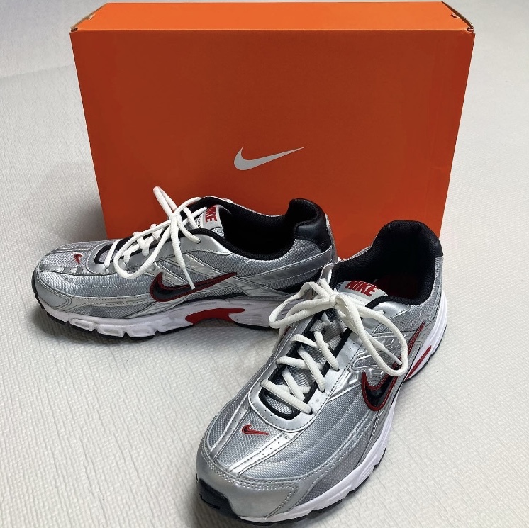 Nike Initiator Metallic Silver Black 착용 스타일