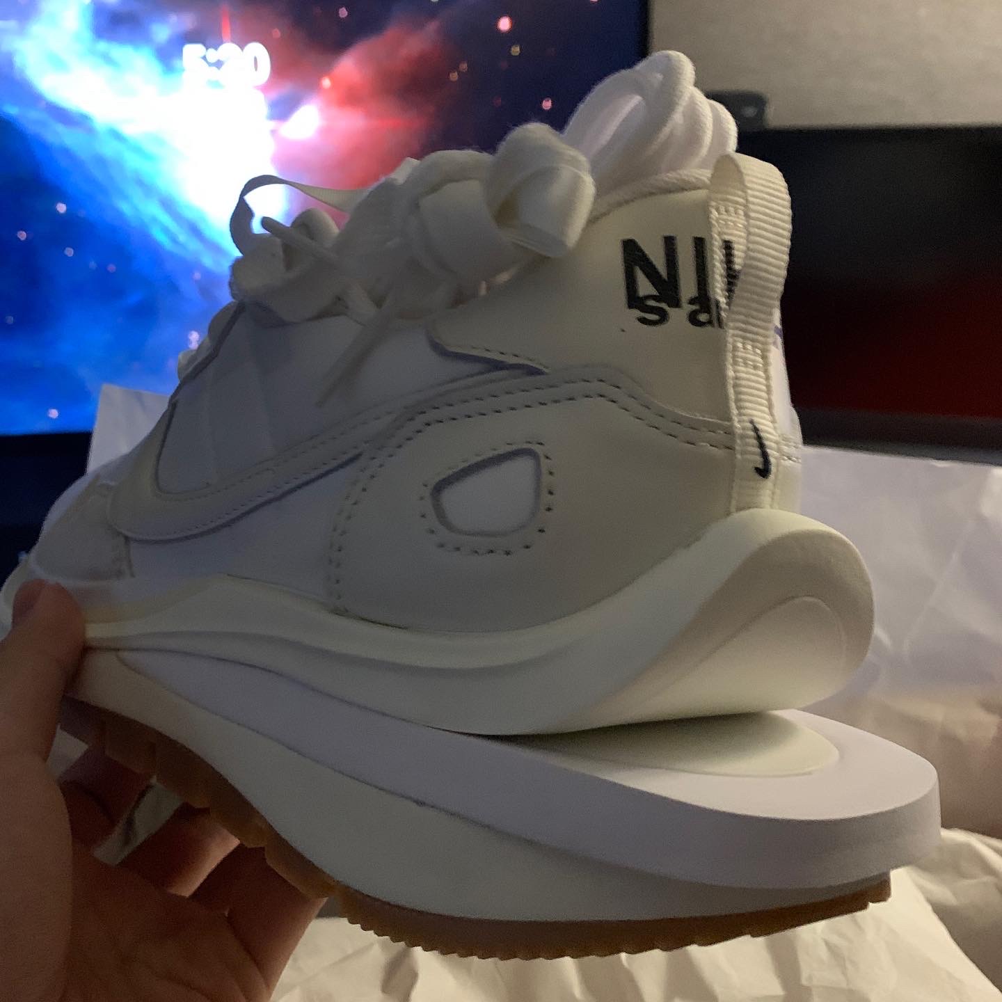 Nike x Sacai VaporWaffle White and Gum 착용 스타일