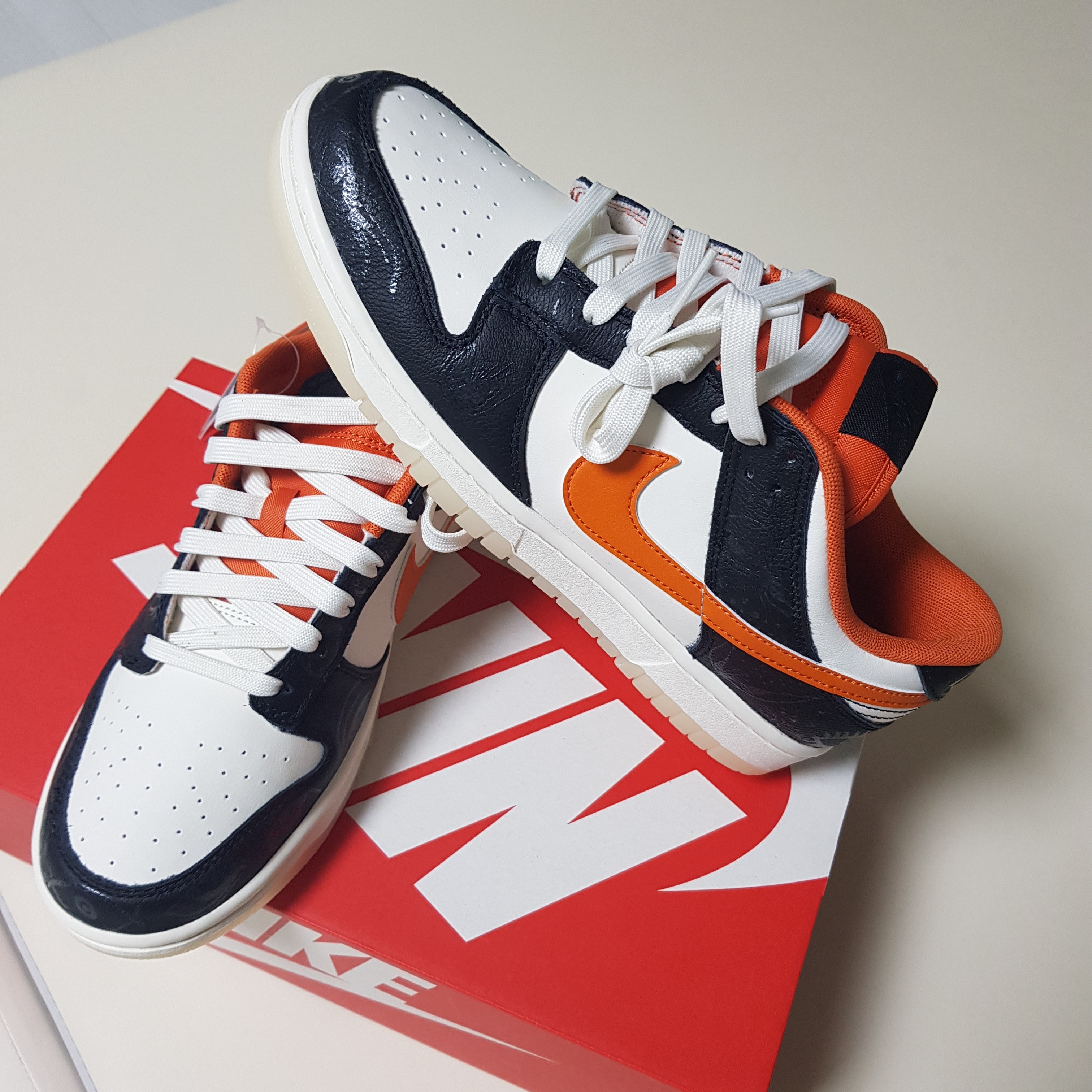 Nike Dunk Low Retro PRM Halloween 착용 스타일 - 1