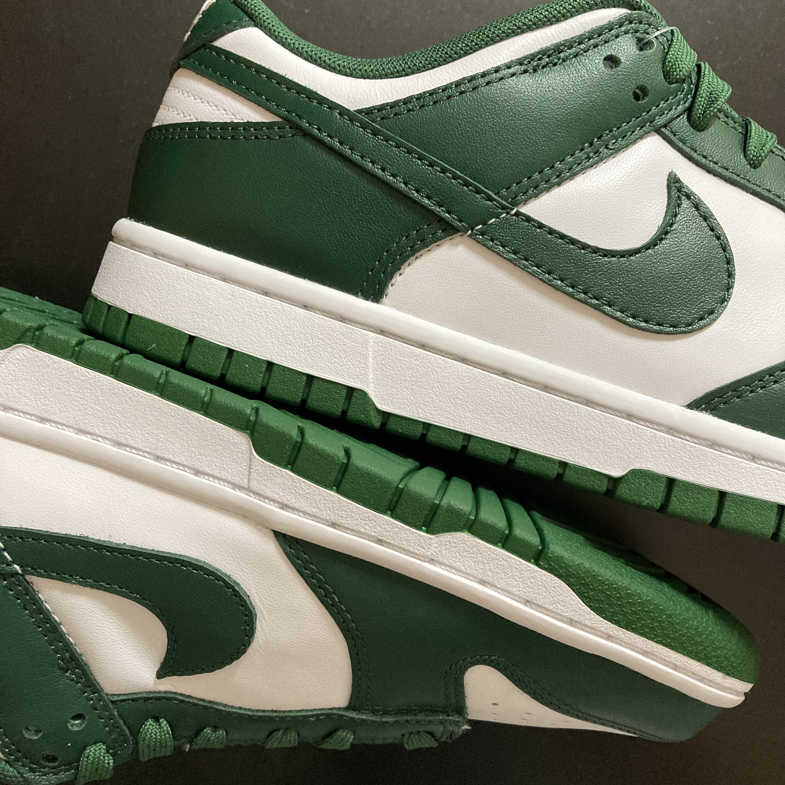Nike Dunk Low Retro Varsity Green 착용 스타일 - 2