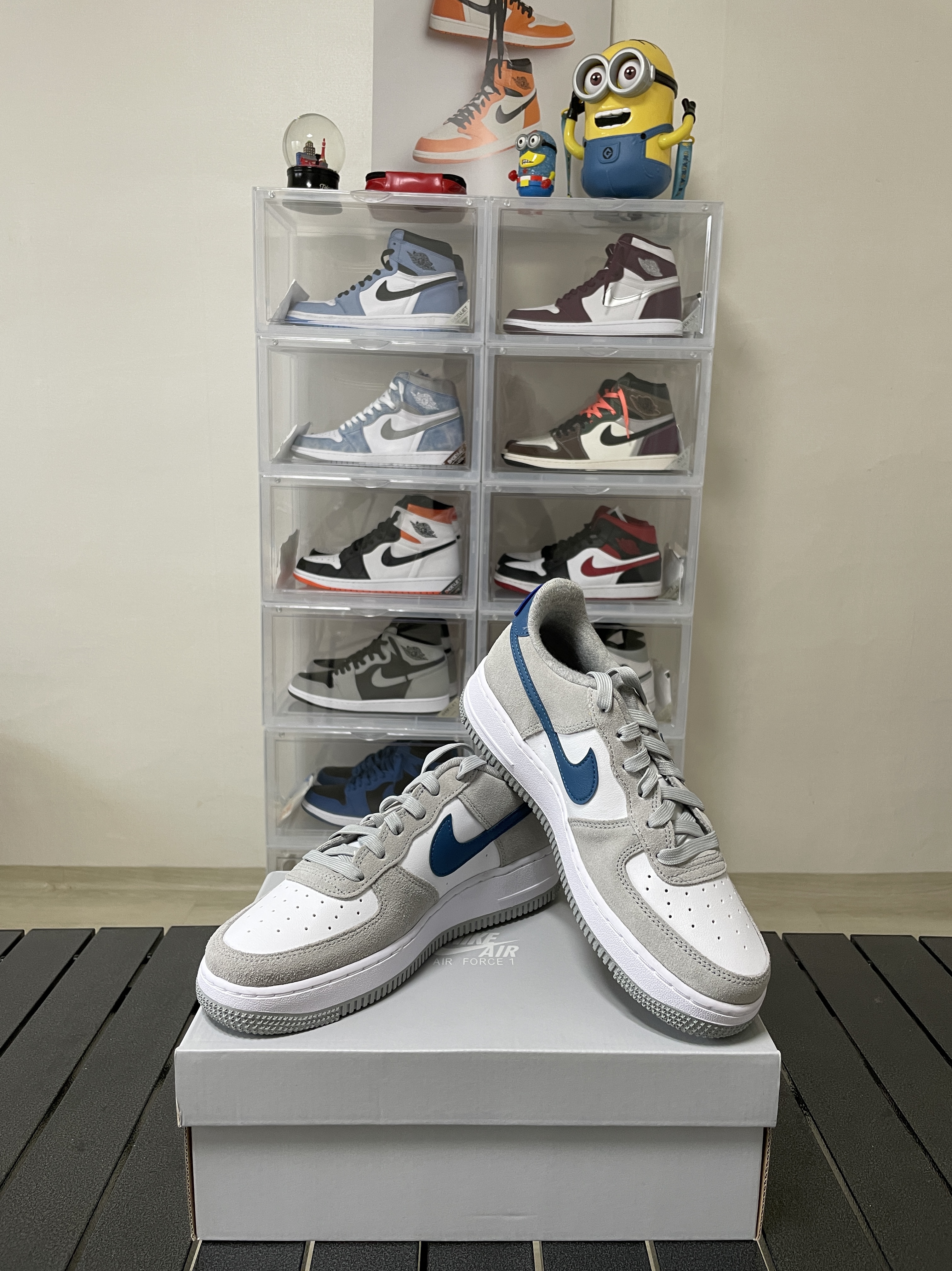 (GS) Nike Air Force 1 LV8 Athletic Club Light Smoke Grey Marina 착용 스타일