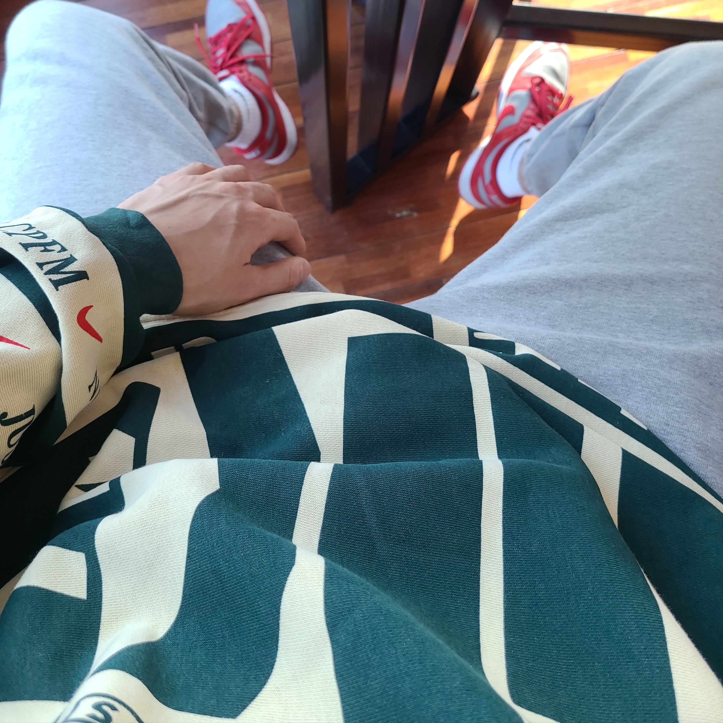 Nike Dunk Low Retro Medium Grey, Nike x Cactus Plant Flea Market Long Sleeve Polo Natural - US/EU 착용 스타일