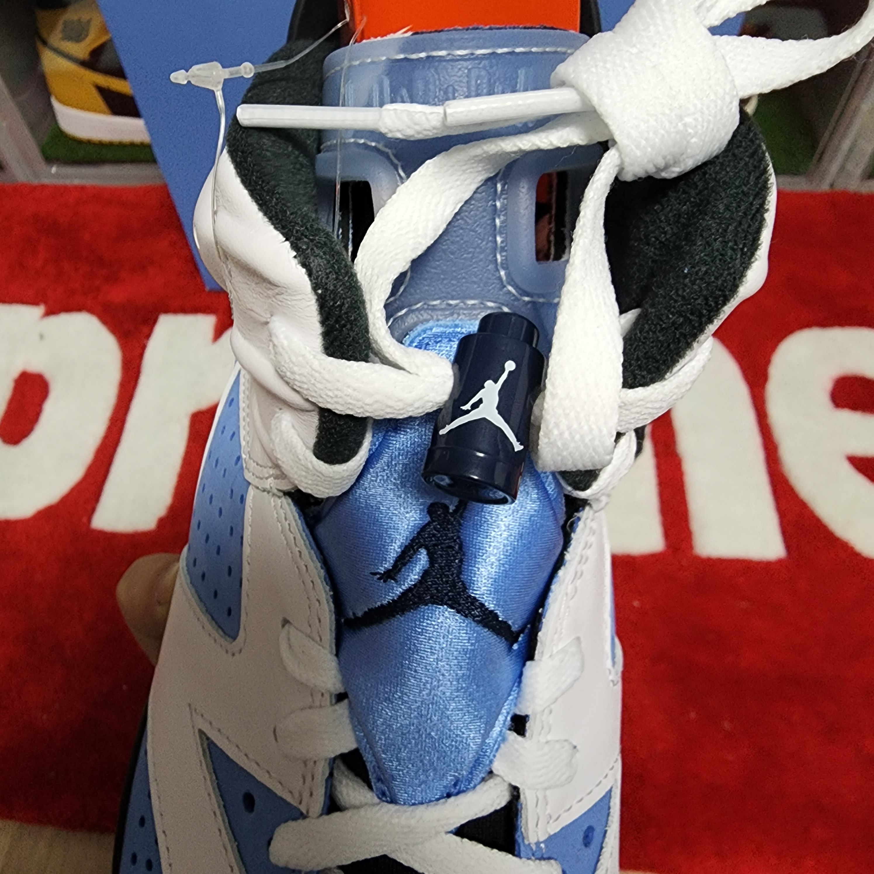 Jordan 6 Retro University Blue 착용 스타일 - 5