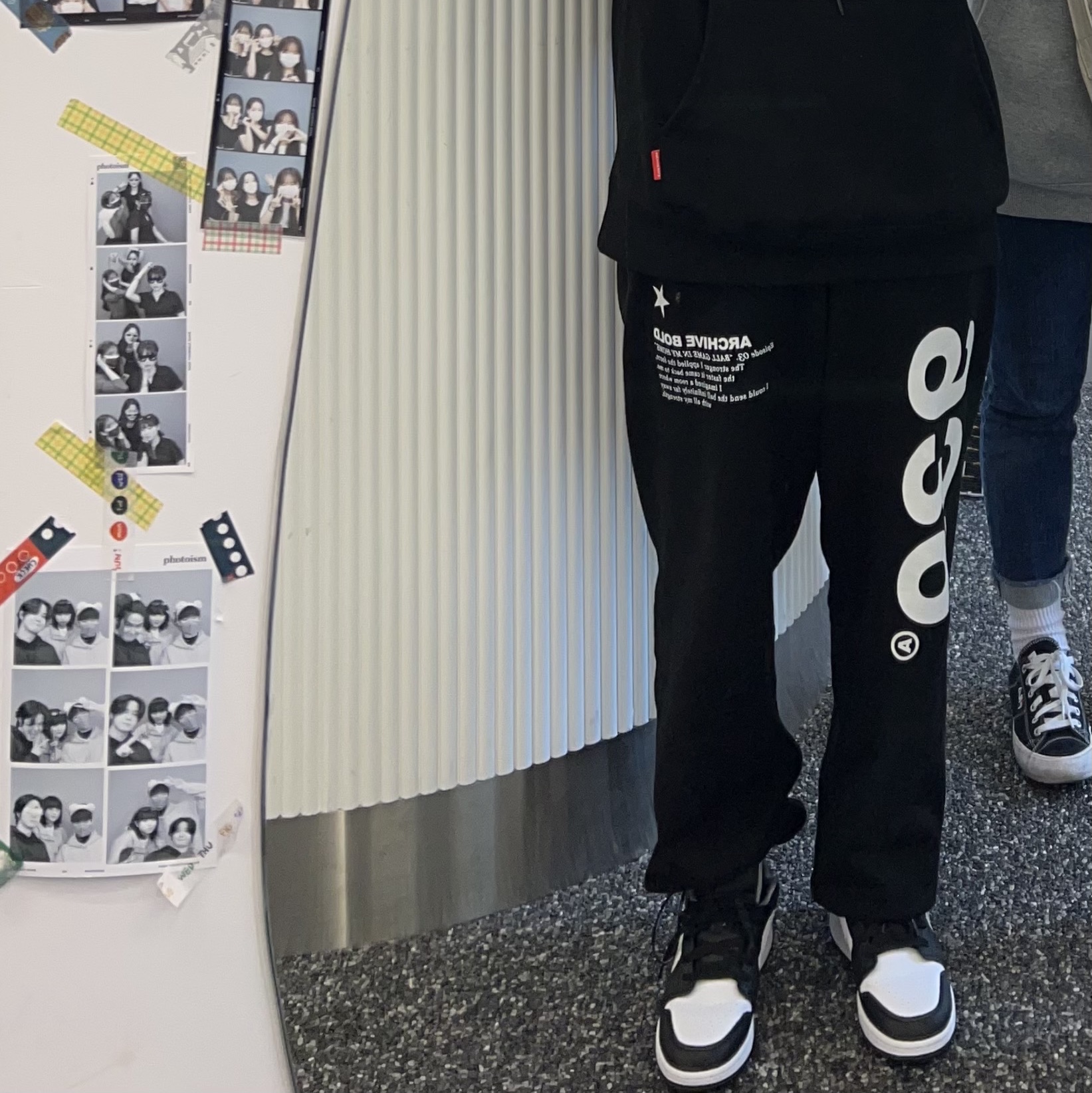 (GS) Jordan 1 Low Black Particle Grey 착용 스타일 - 3