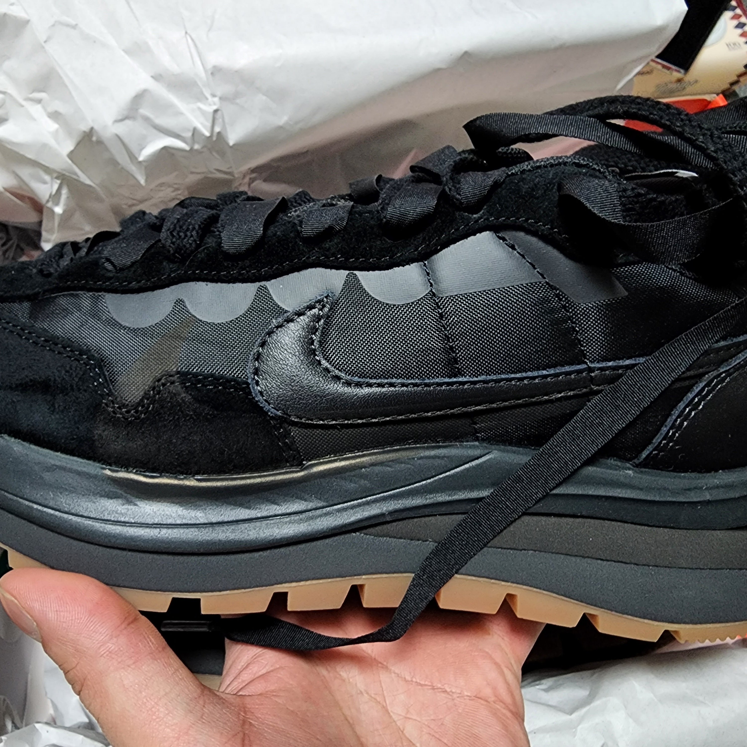 Nike x Sacai VaporWaffle Black and Gum 착용 스타일