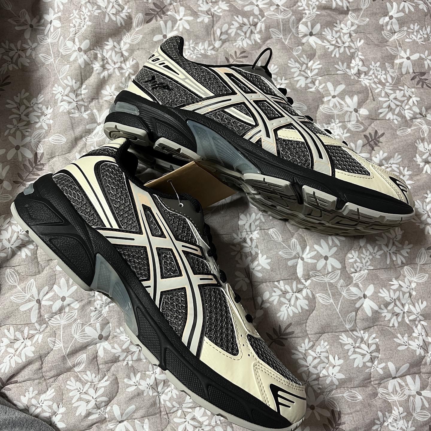 Asics x I4P Gel-1130 Mink Glacier Grey 착용 스타일 - 1