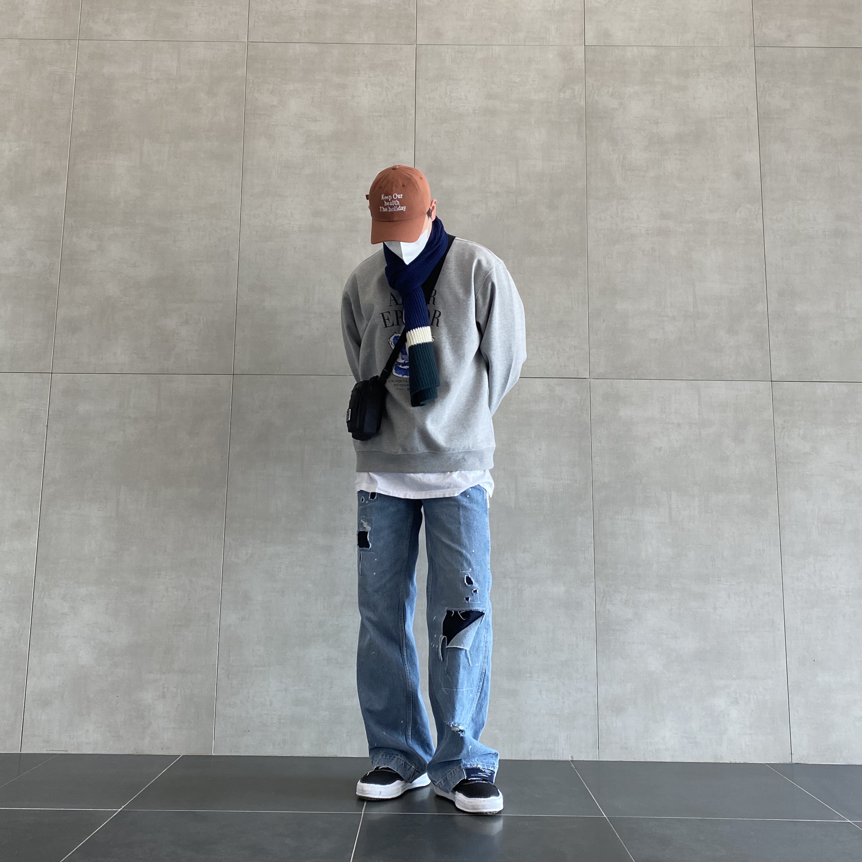 Maison Mihara Yasuhiro Baker OG Sole Canvas Low Cut Sneakers Black, Zara x Ader Error Patchwork Jeans Blue 착용 스타일