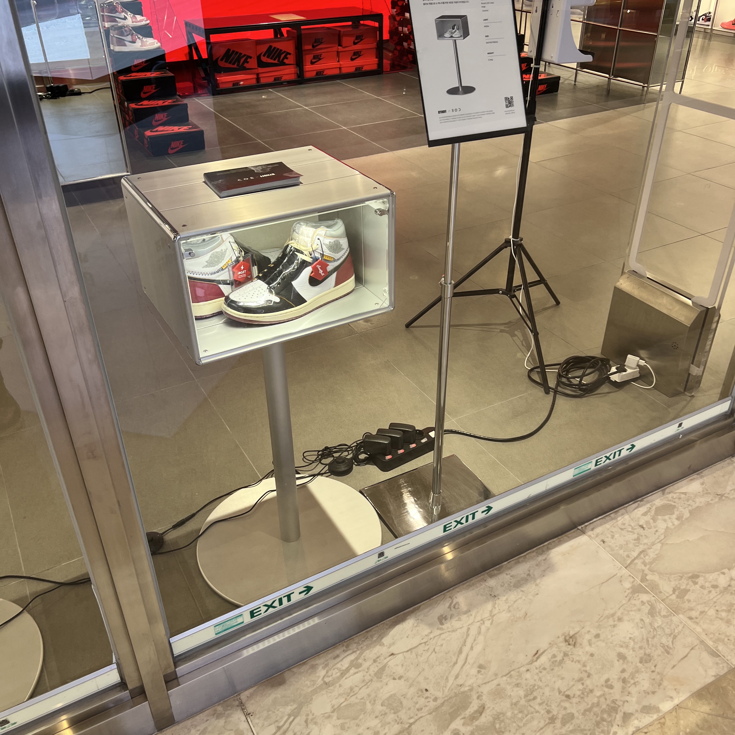 Jordan 1 x Union Retro High Black Toe, Jordan 1 x Dior Low OG 착용 스타일 - 1