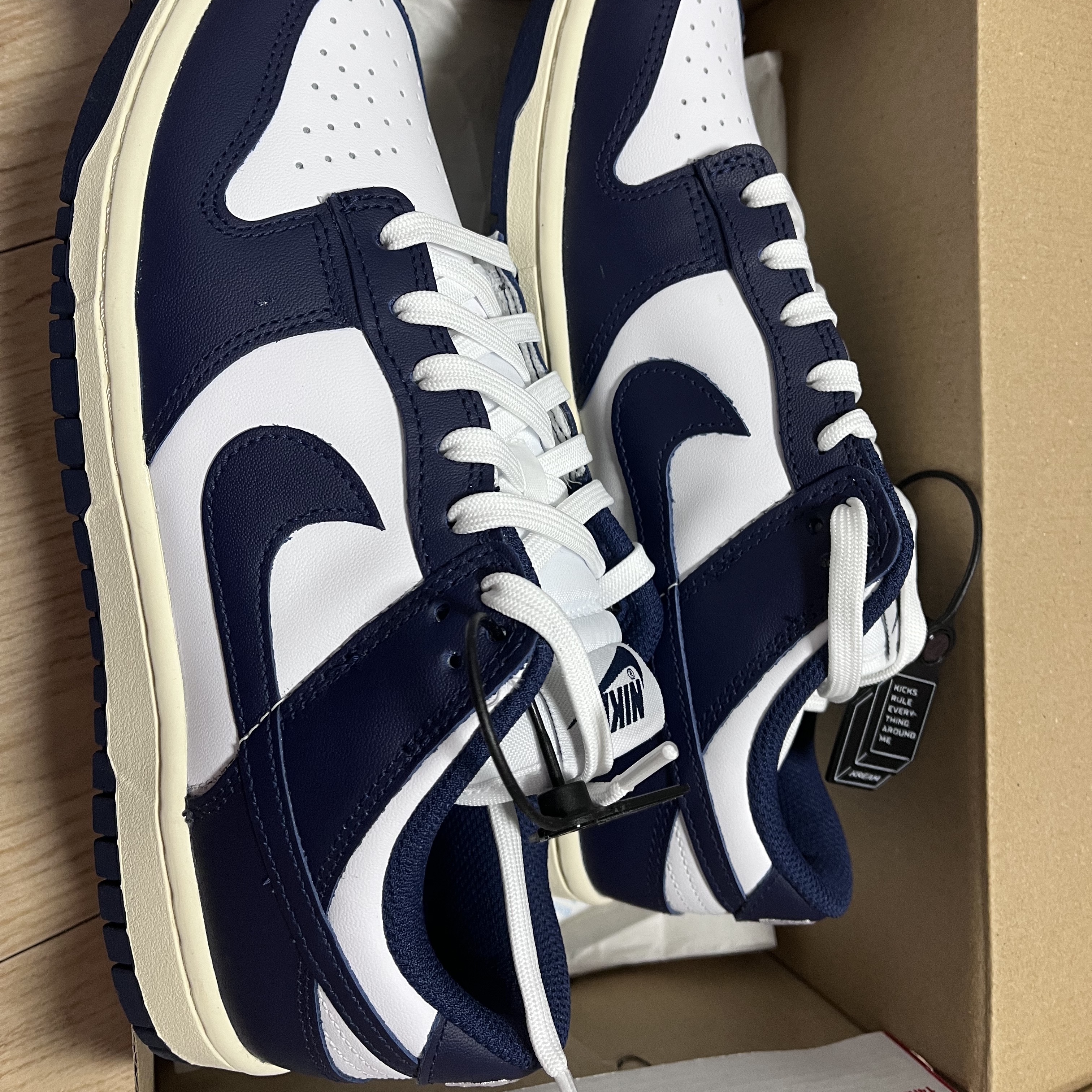 (W) Nike Dunk Low Vintage Midnight Navy 착용 스타일
