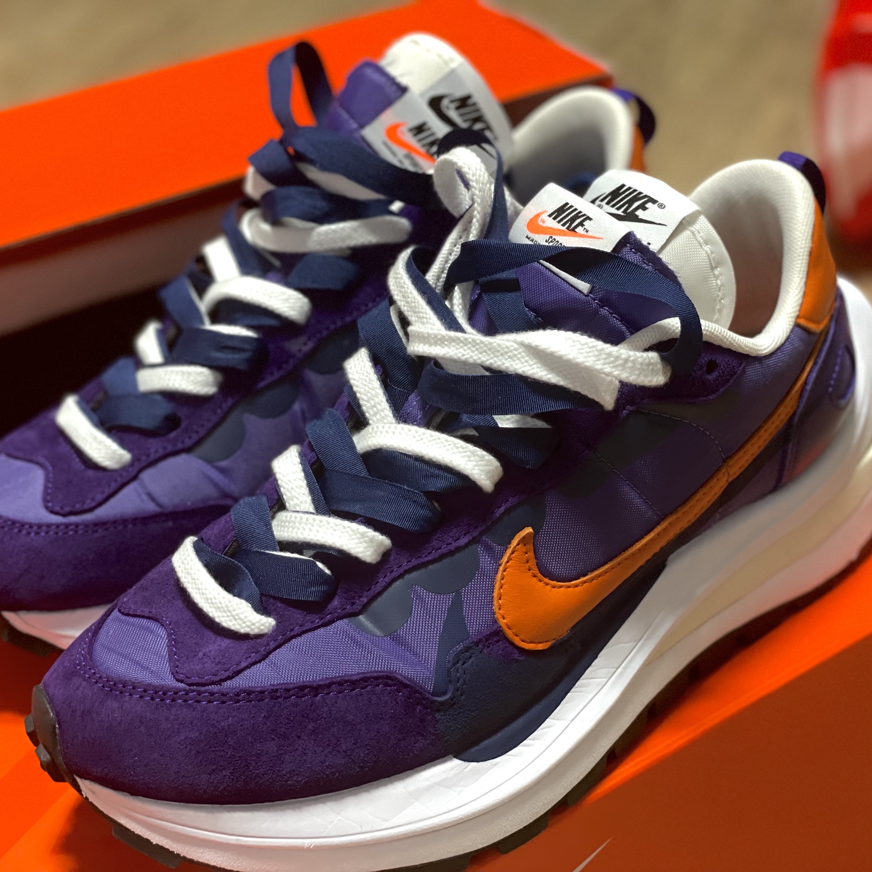 Nike x Sacai VaporWaffle Dark Iris 착용 스타일