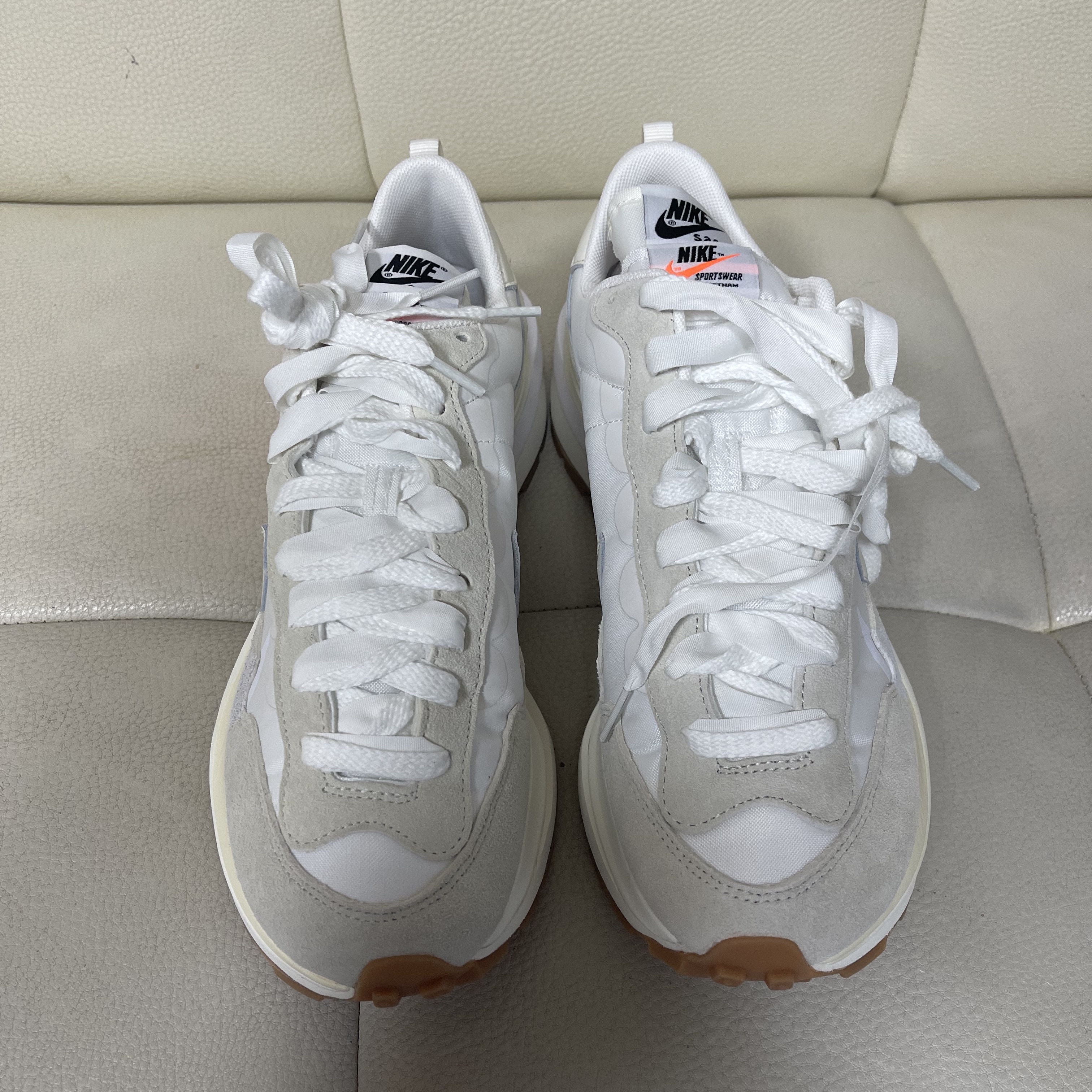 Nike x Sacai VaporWaffle White and Gum 착용 스타일 - 1