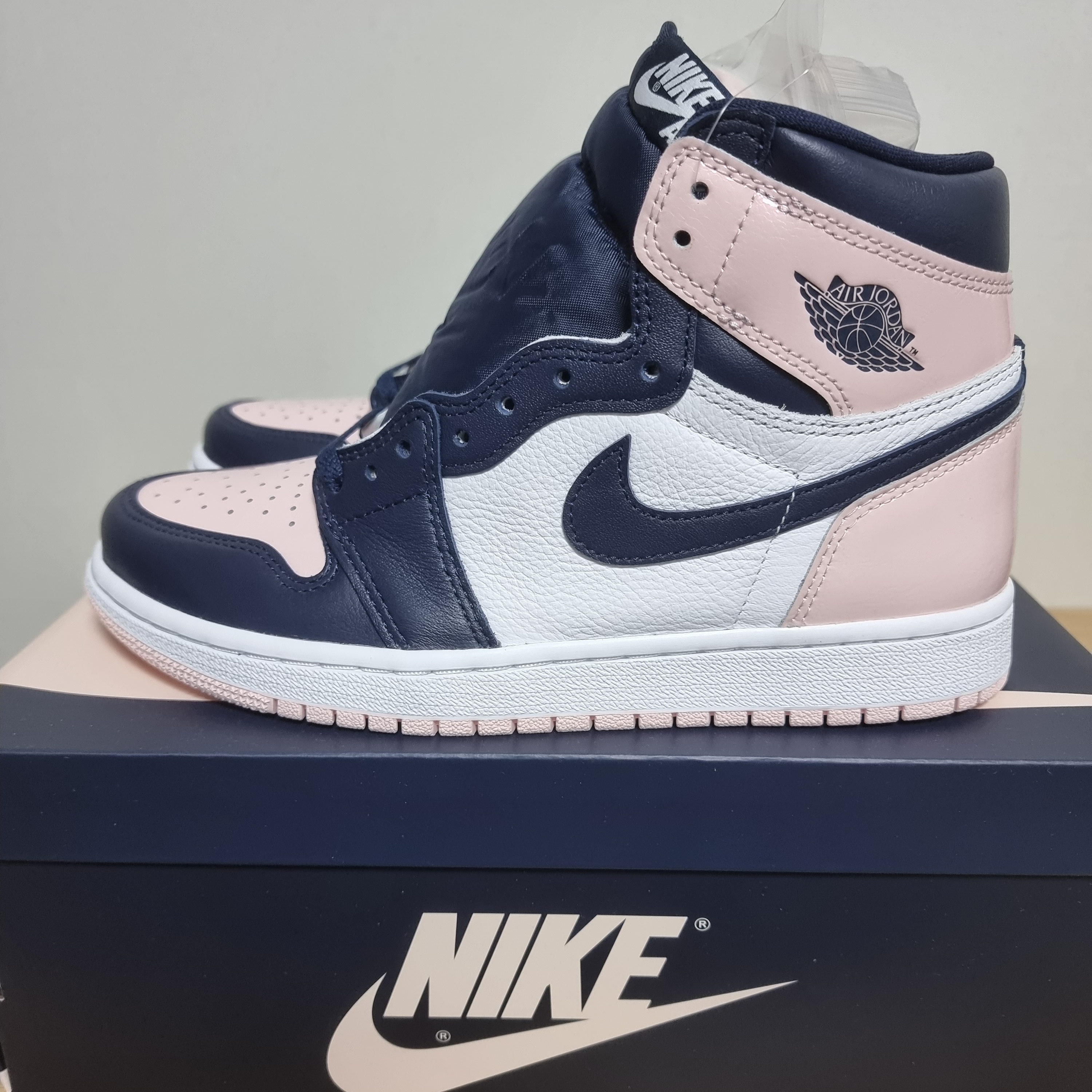 (W) Jordan 1 Retro High OG Atmosphere 착용 스타일 - 1