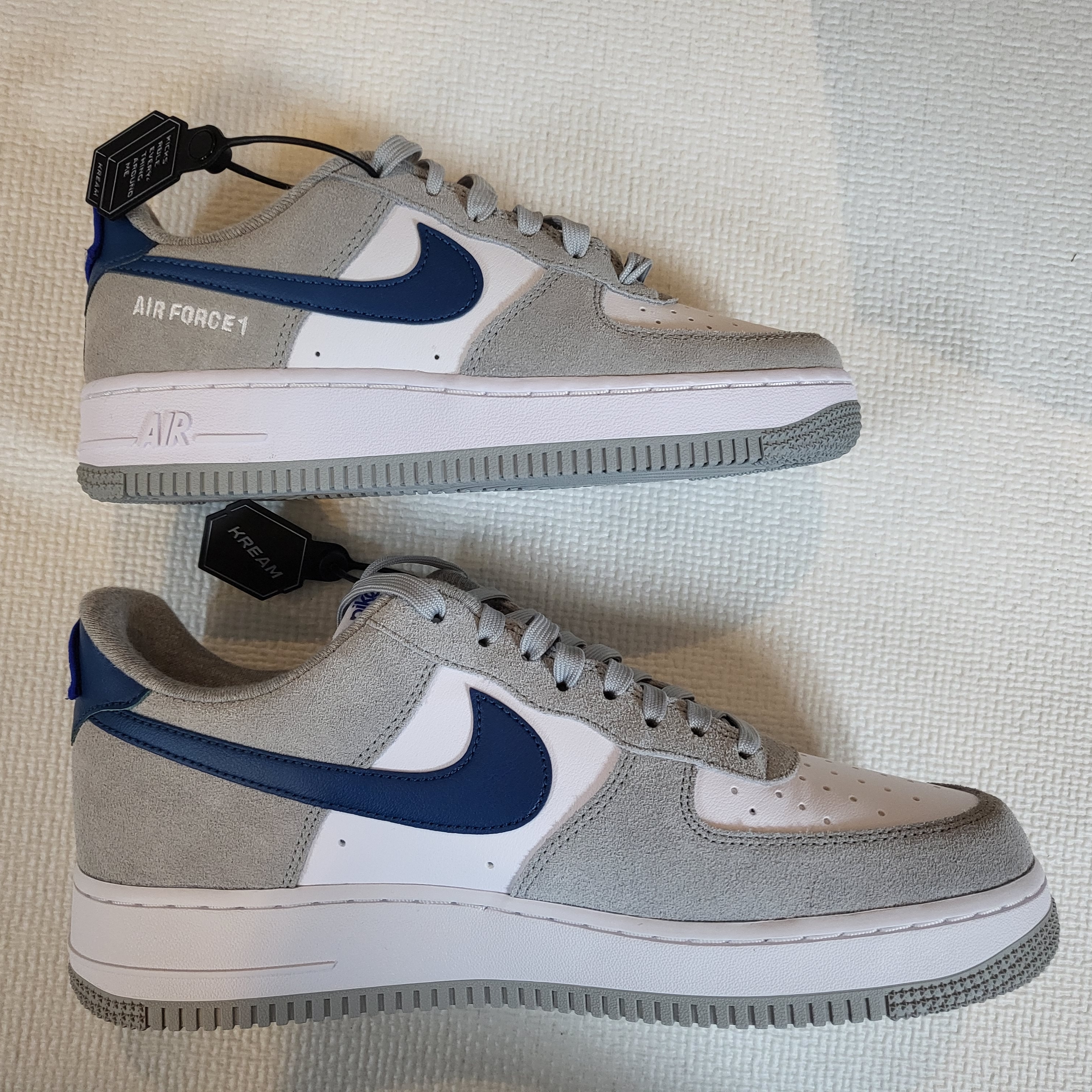 (GS) Nike Air Force 1 LV8 Athletic Club Light Smoke Grey Marina, Nike Air Force 1 '07 LV8 Athletic Club Light Smoke Grey Marina 착용 스타일 - 1