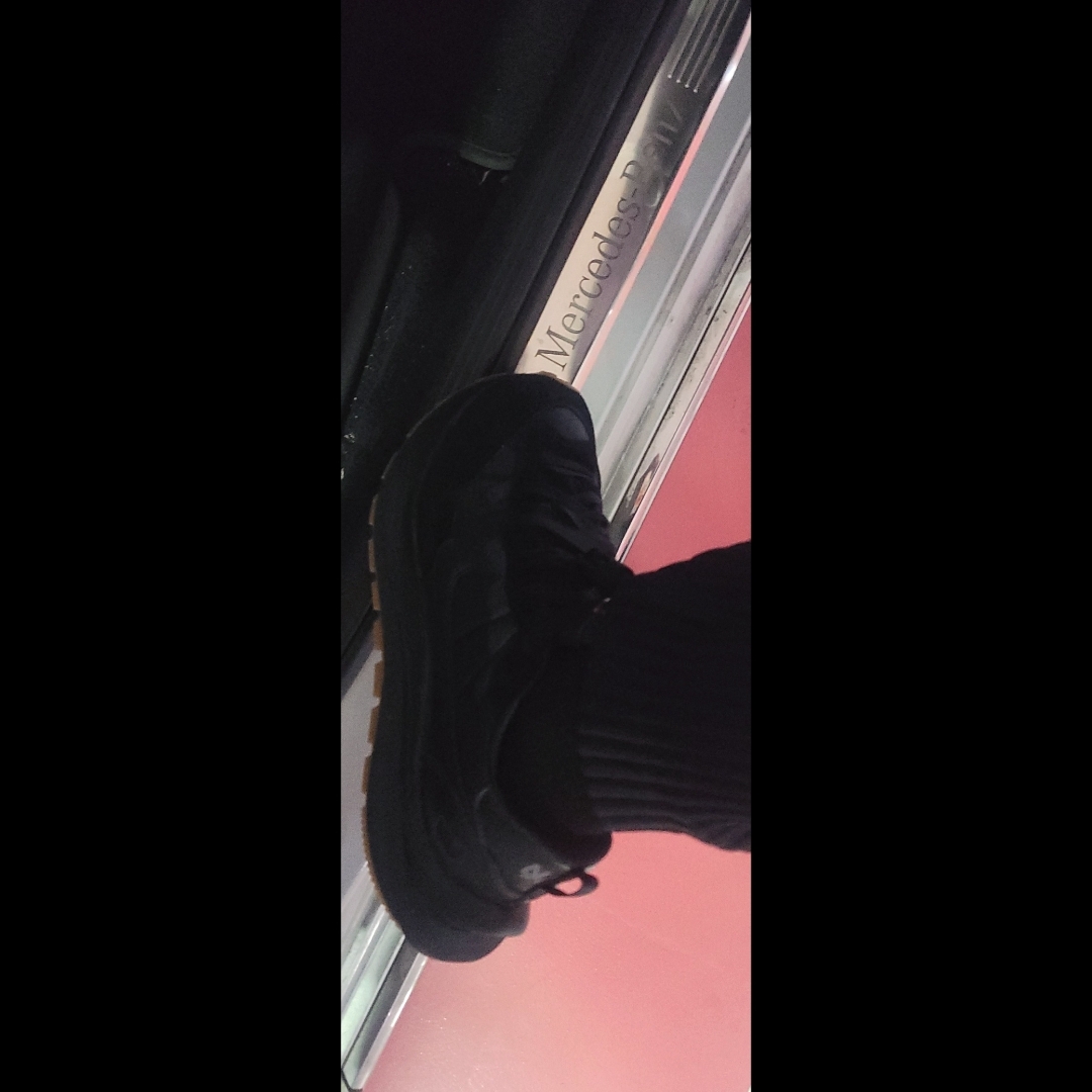 Nike x Sacai VaporWaffle Black and Gum 착용 스타일