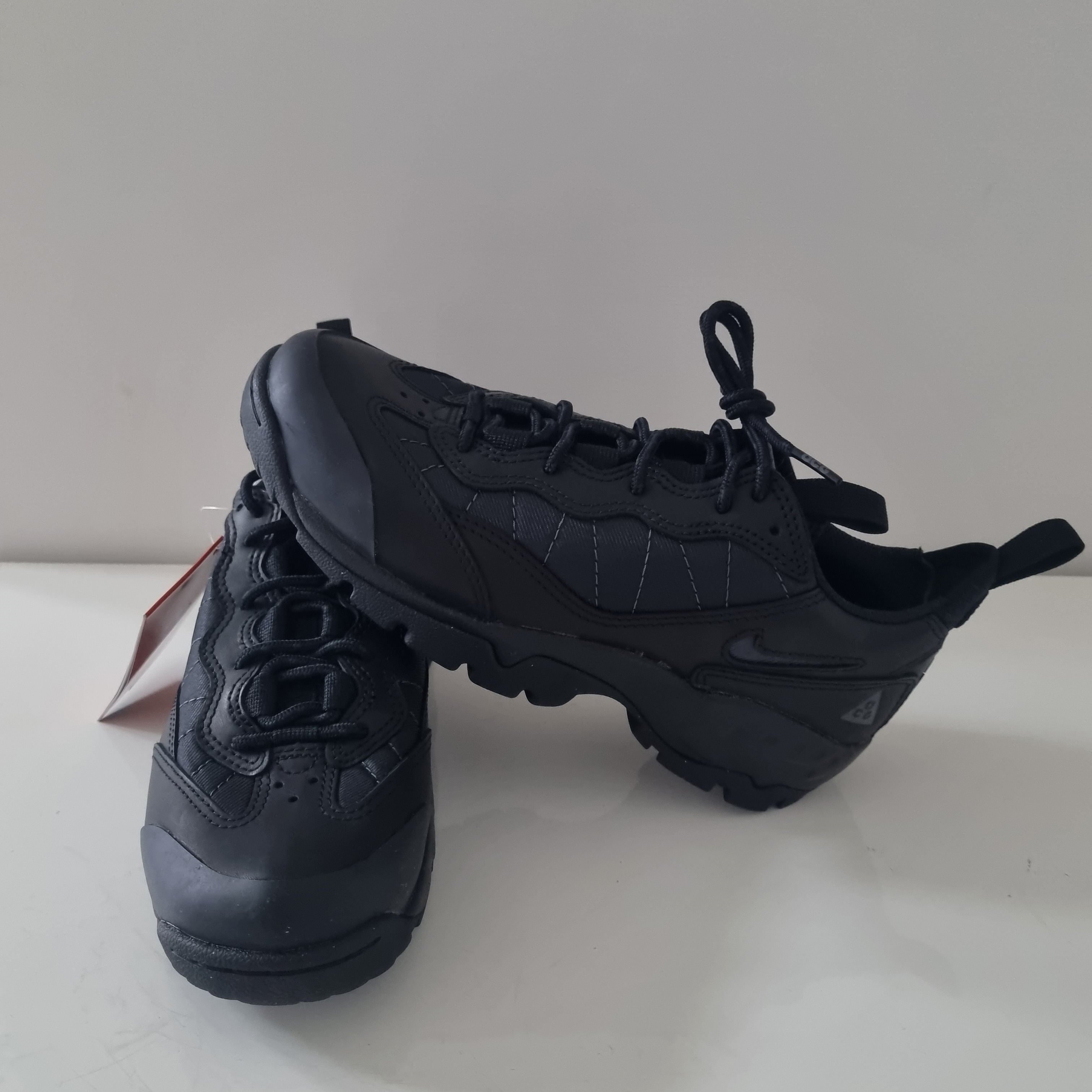 Nike ACG Air Mada Black 착용 스타일